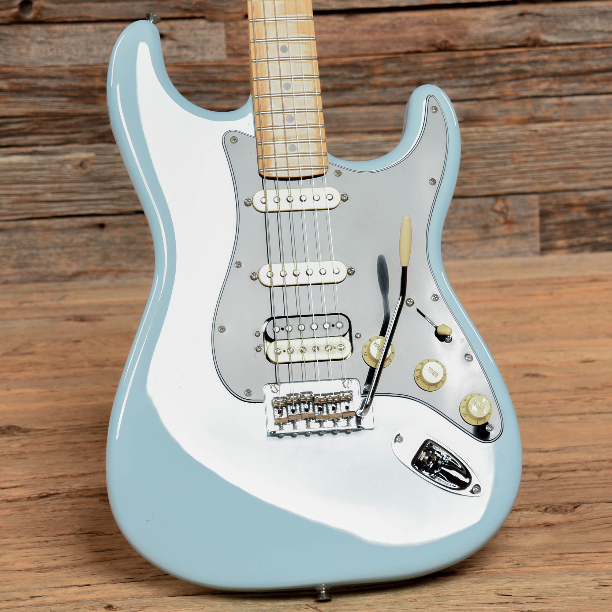 Fender Limited Edition Player Stratocaster HSS Sonic Blue 2021 – Chicago  Music Exchange