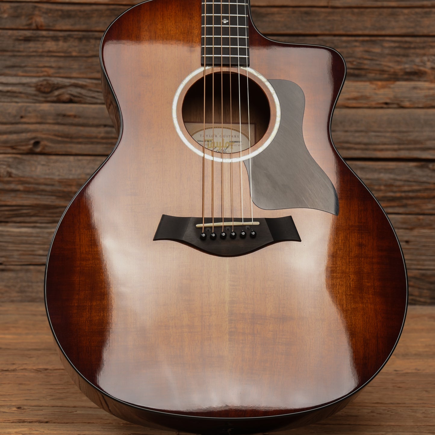 Taylor 224ce-K DLX Shaded Edge Burst 2018