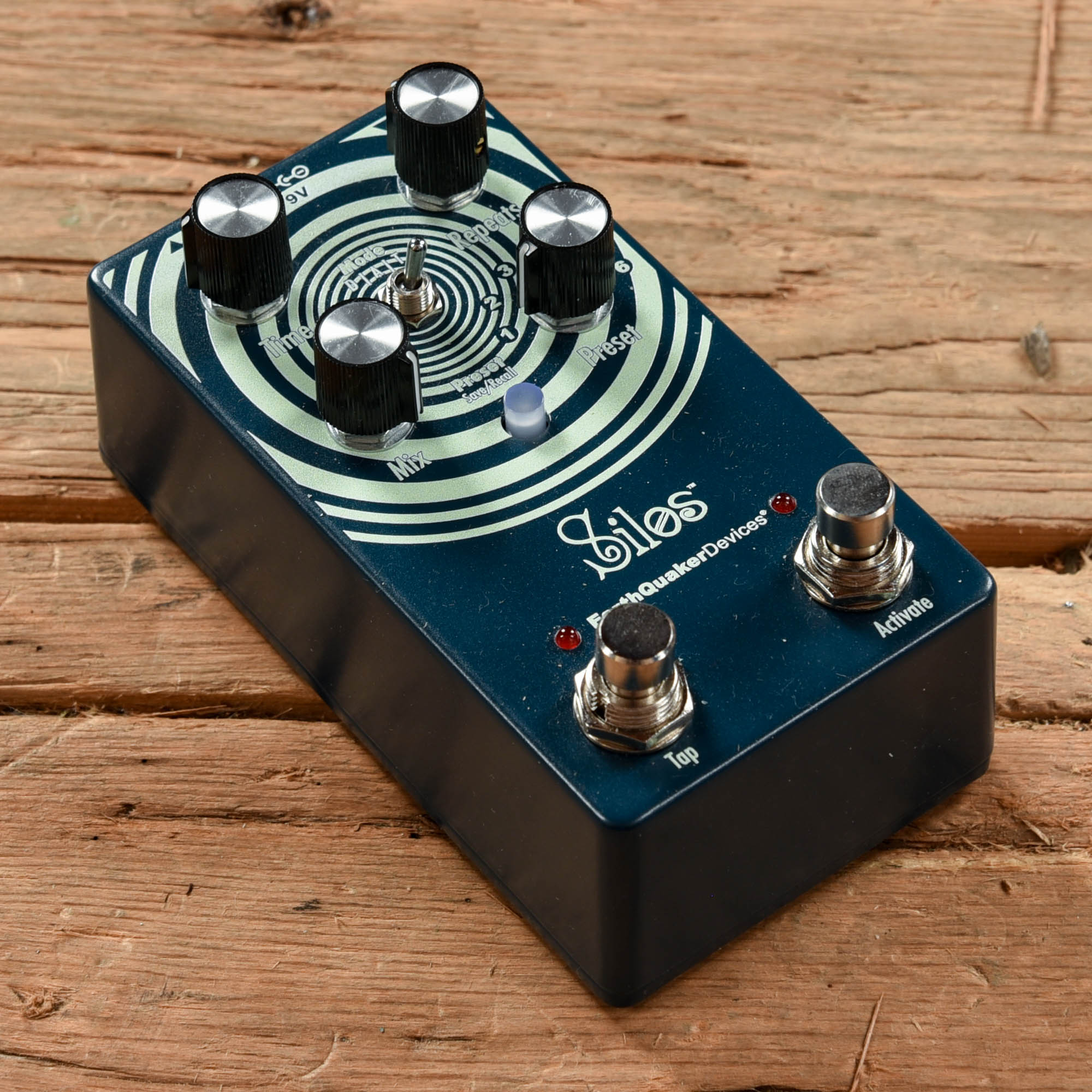 Earthquaker Devices Silos Multi-Generational Time Reflection Device