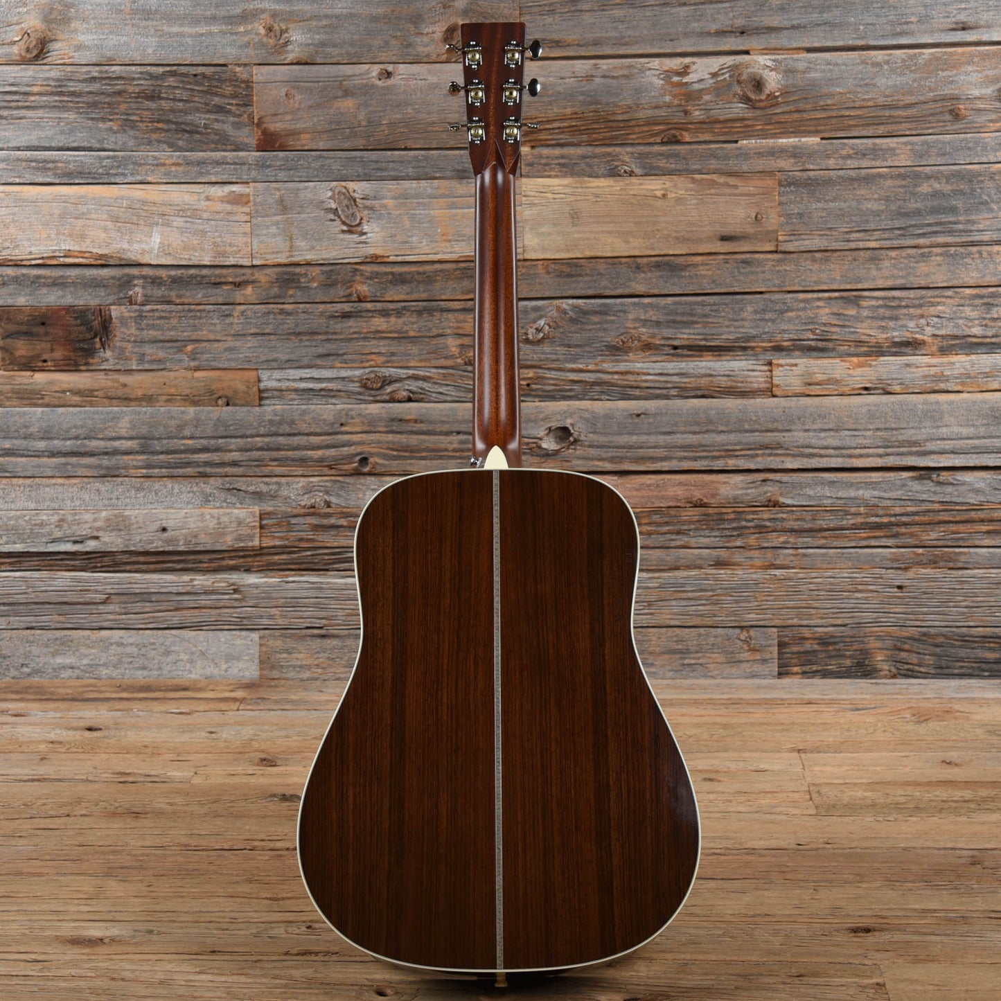 Martin Standard Series HD-28 Sunburst 2023