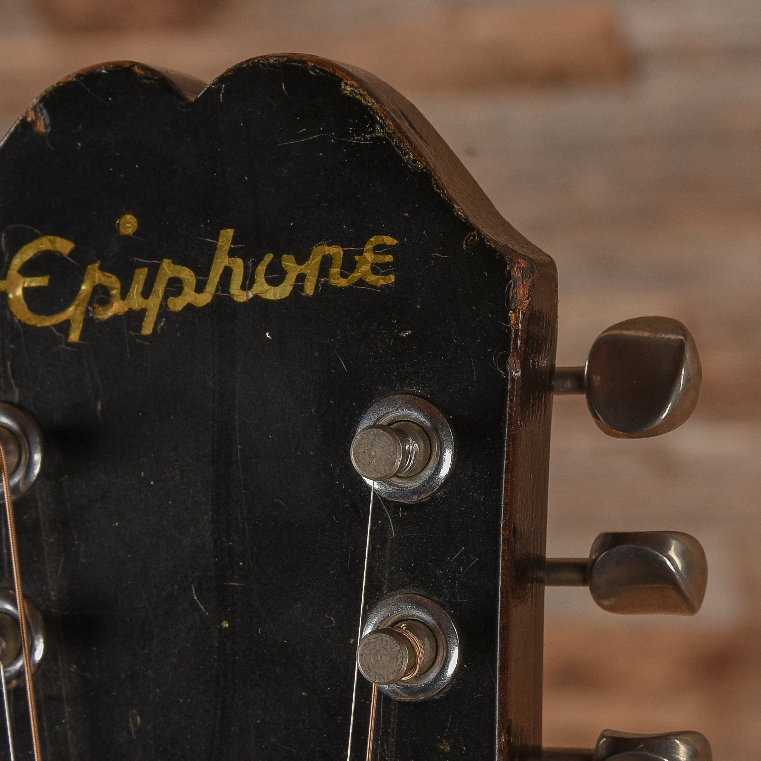 Epiphone FT-112 Bard Sunburst 1968