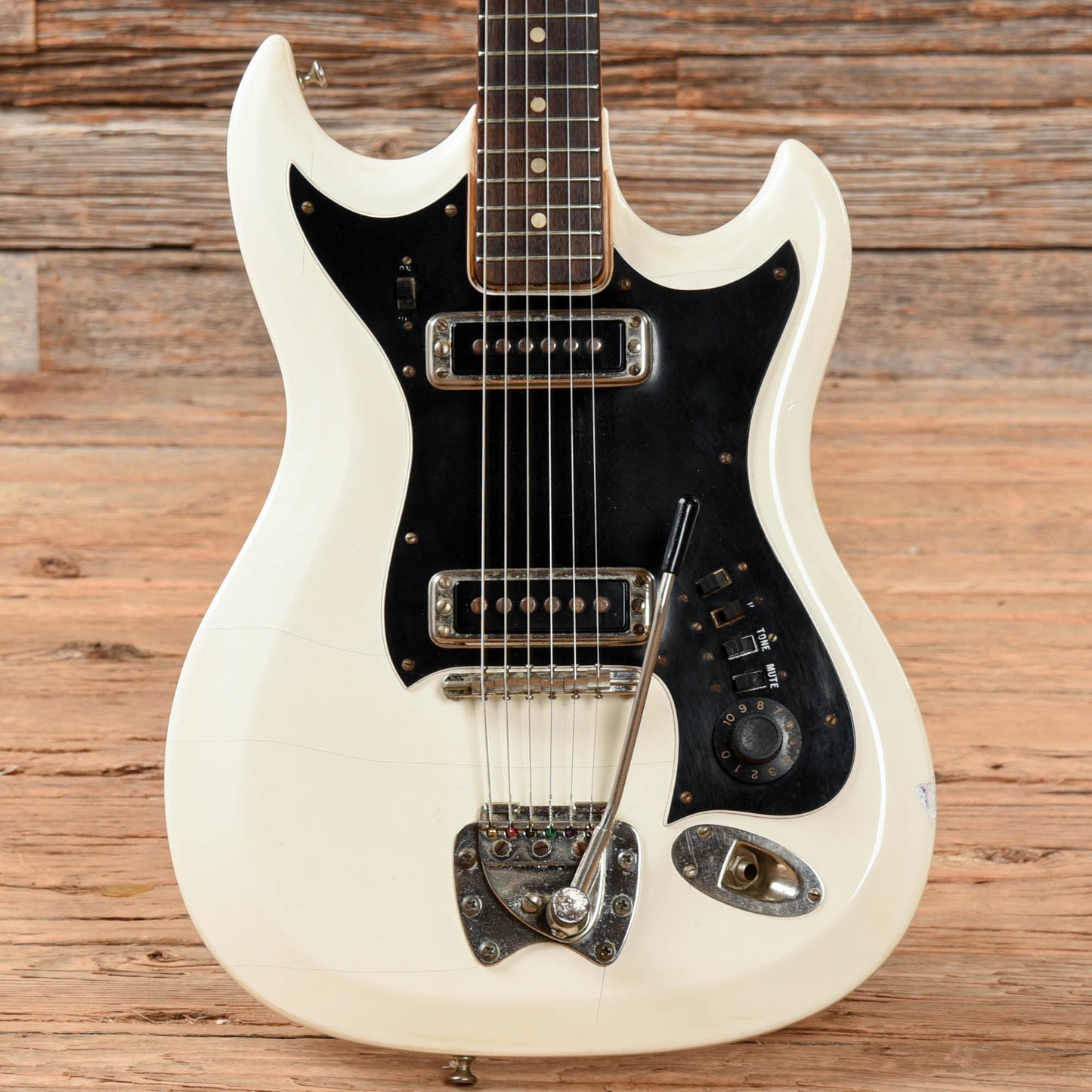 Hagstrom II White