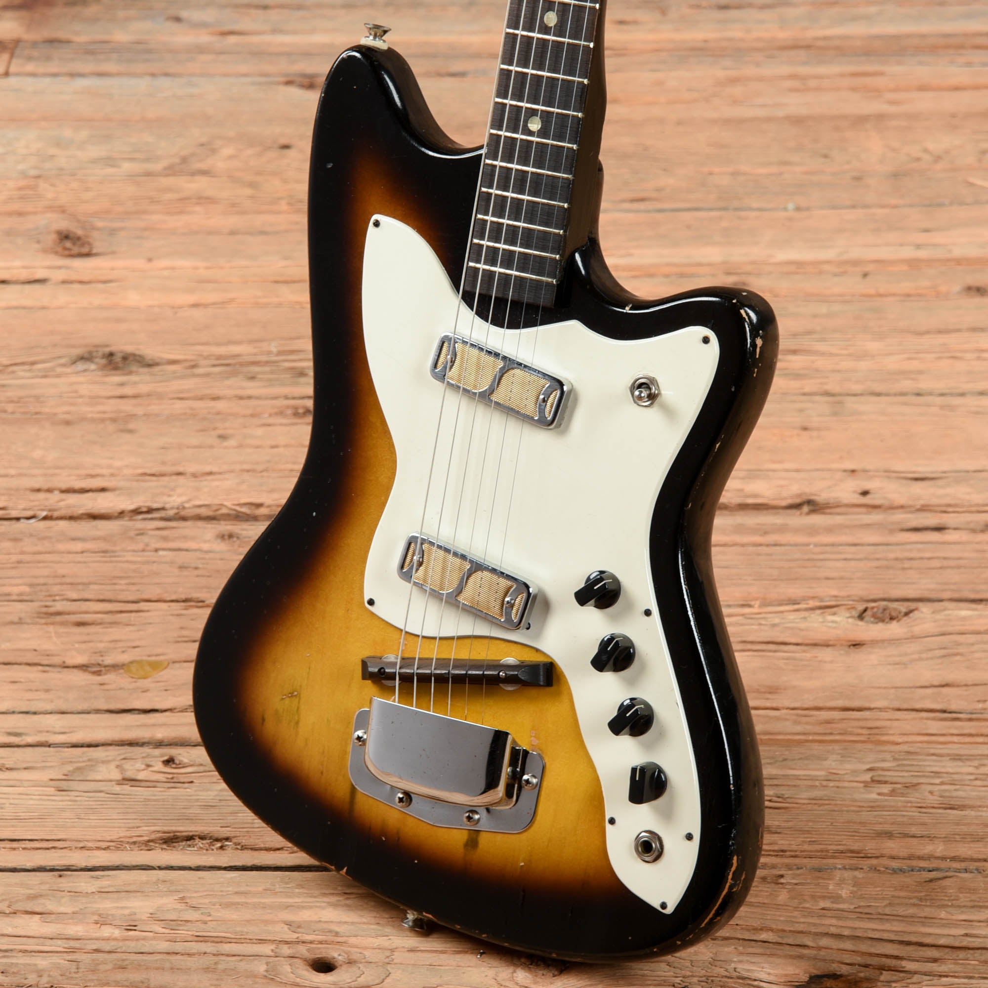 Harmony Bobkat 2-Pickup Sunburst 1966