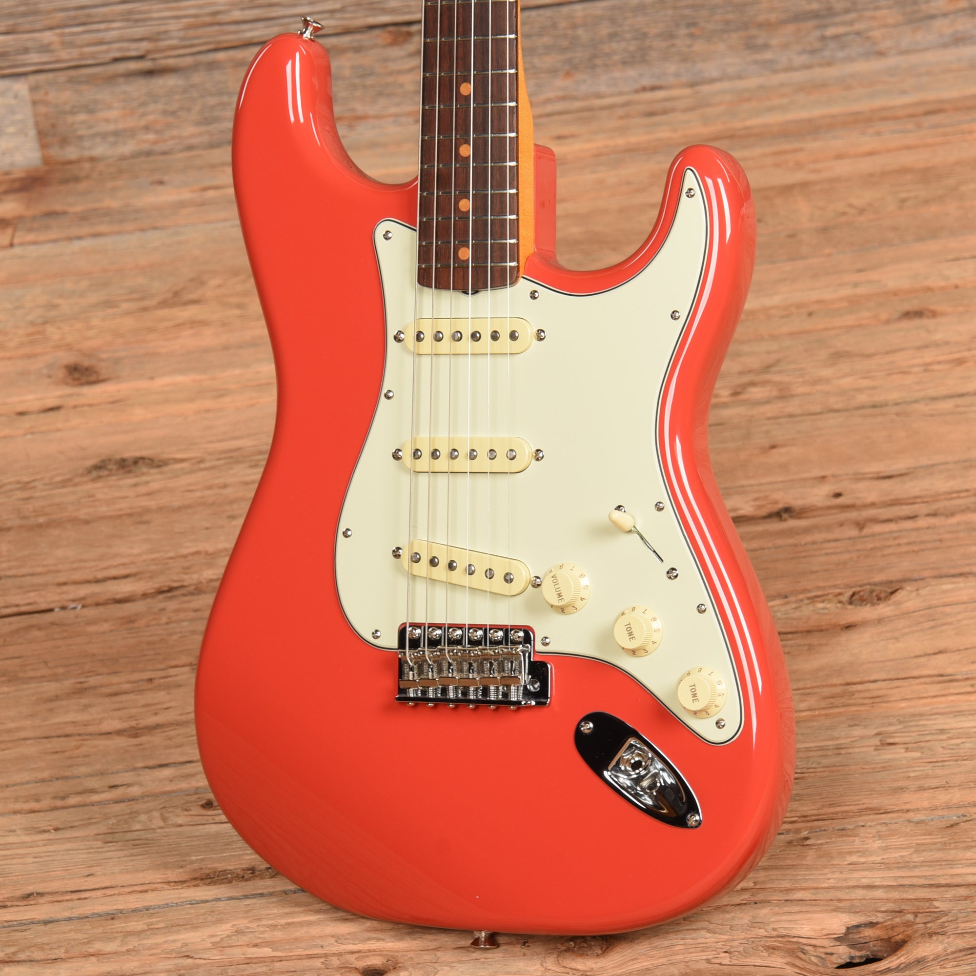 Fender American Vintage II 61 Stratocaster Fiesta Red 2023