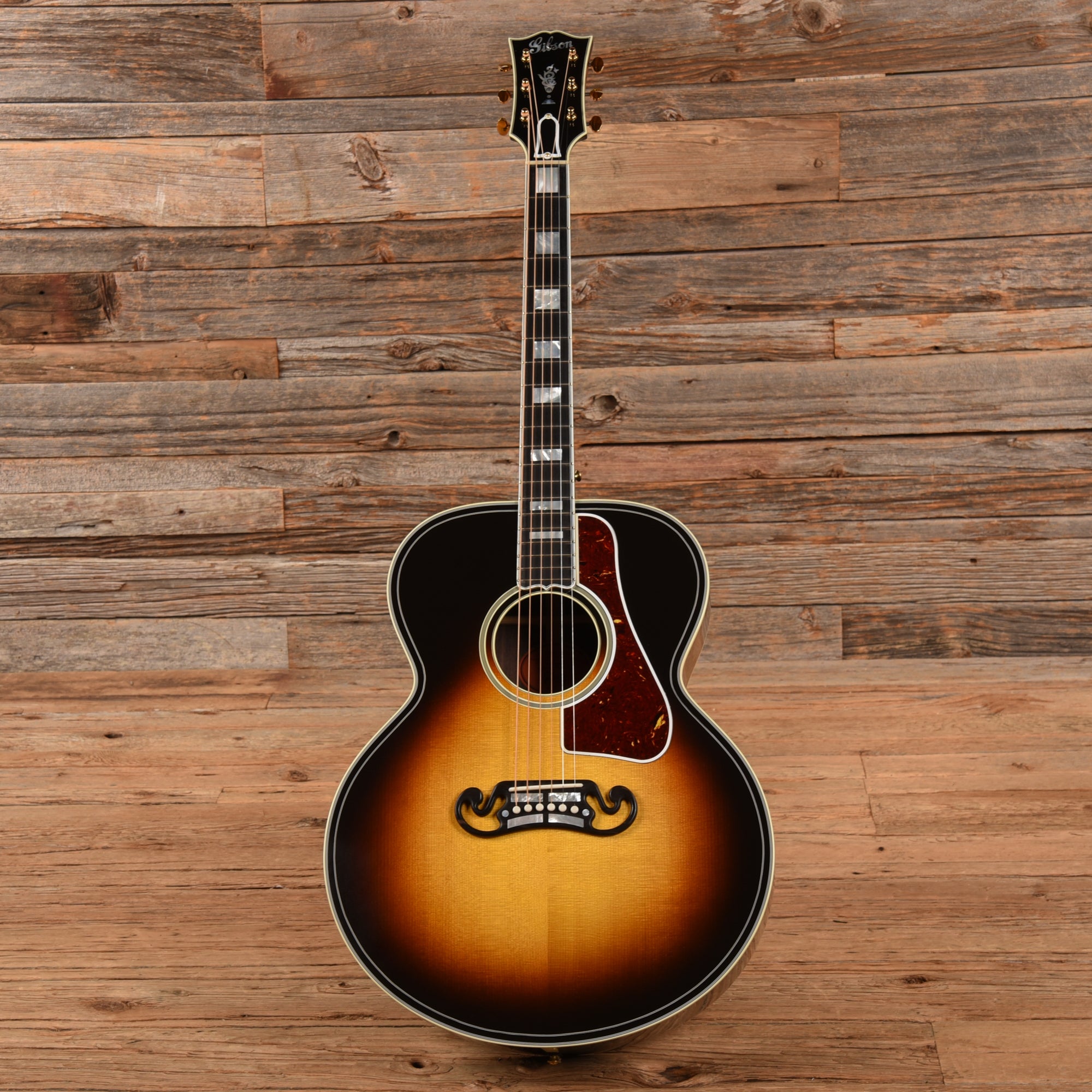 Gibson J-200 Country Western Sunburst 2023