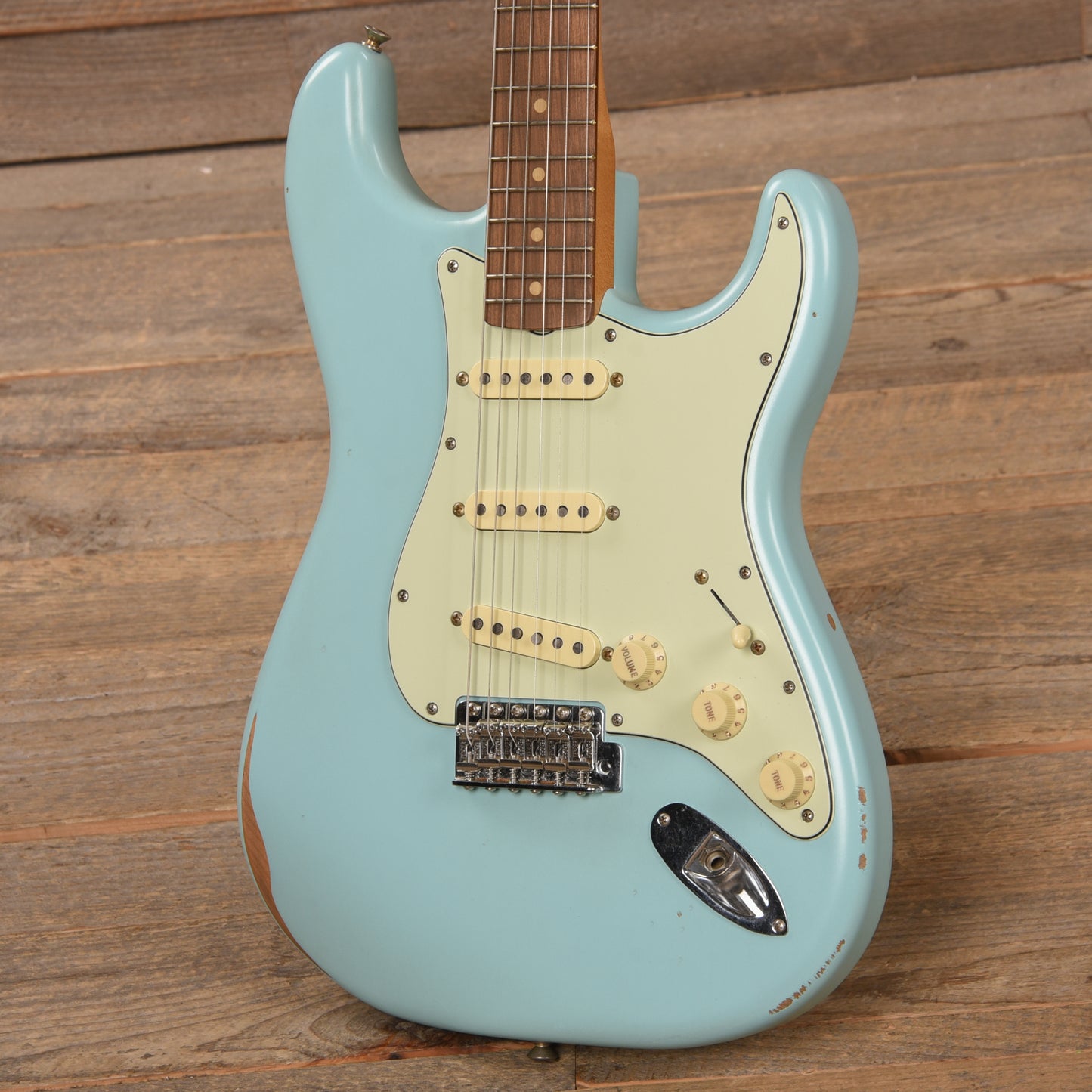 Fender Vintera Road Worn '60s Stratocaster Daphne Blue w/Pure Vintage '59 Pickups