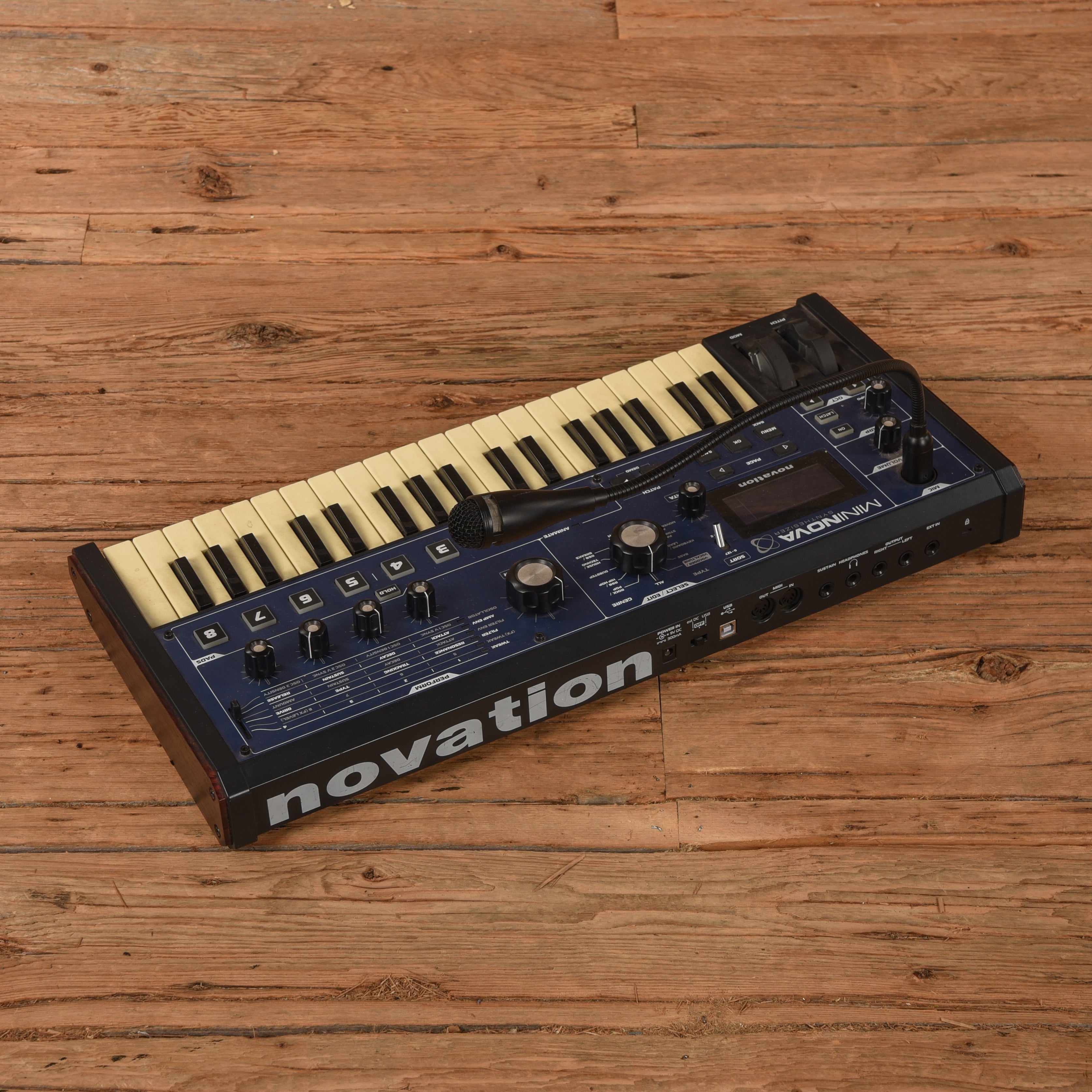 Novation MiniNova