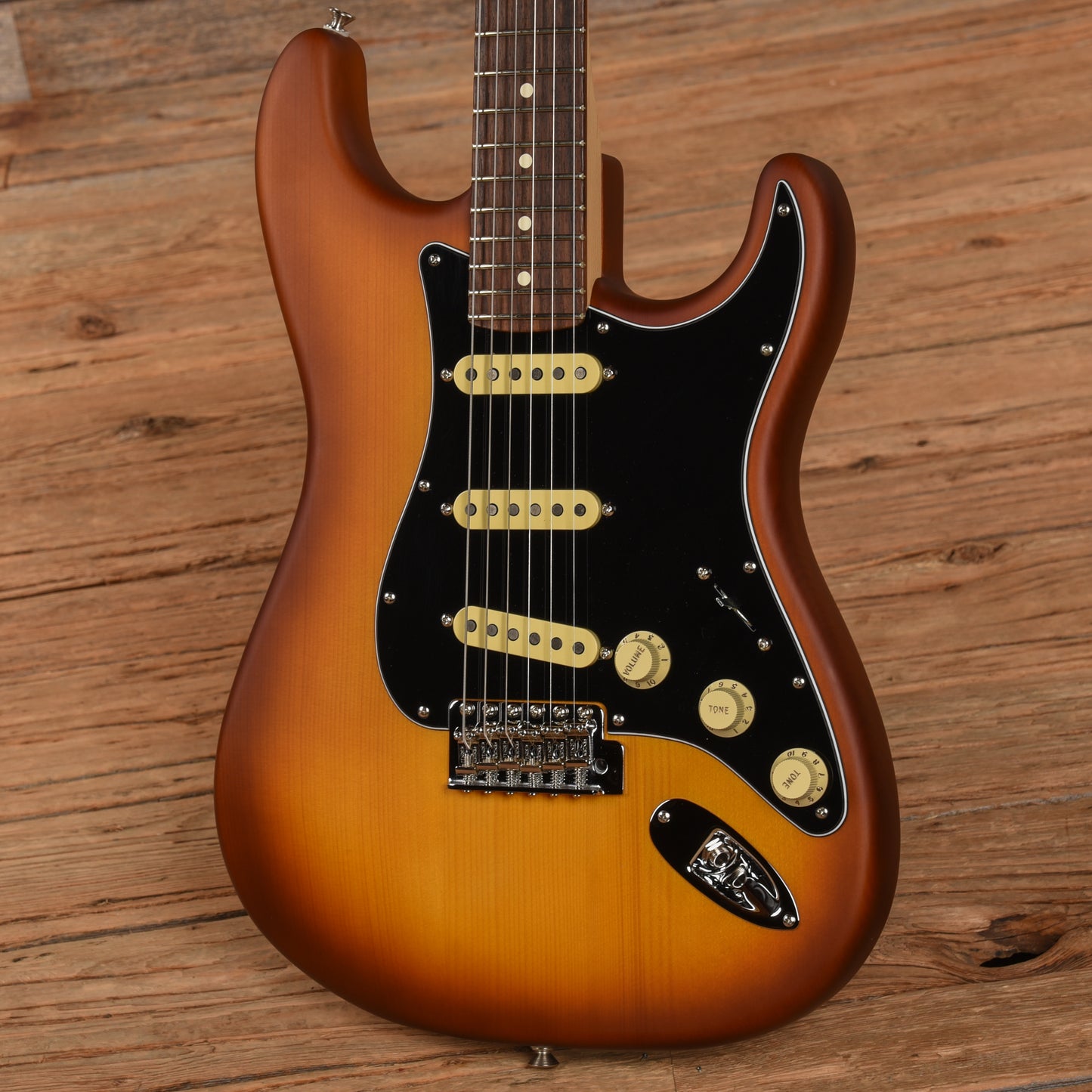 Fender Limited Edition American Performer Timber Stratocaster Honey Burst 2023