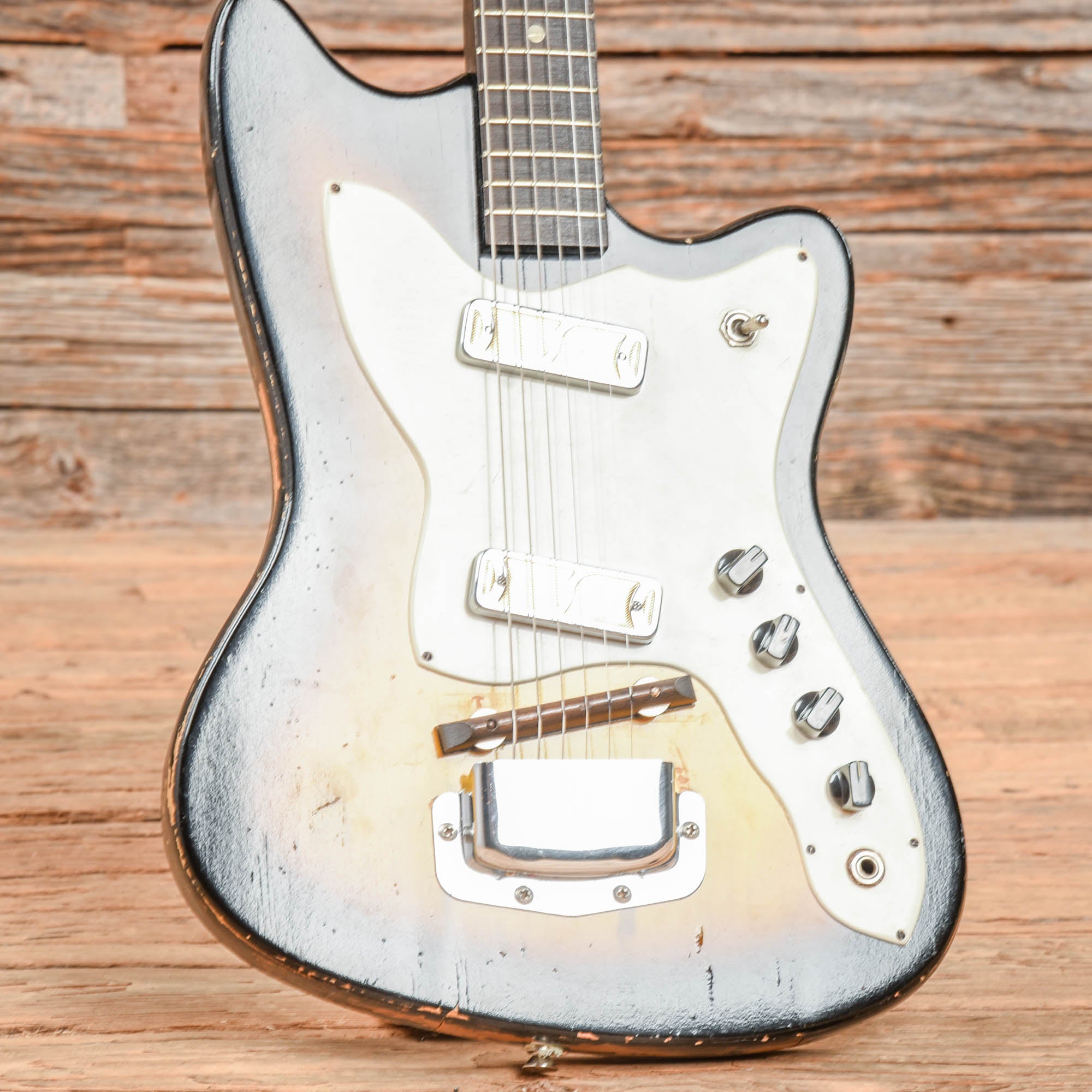 Harmony Bobkat 2-Pickup Sunburst 1966