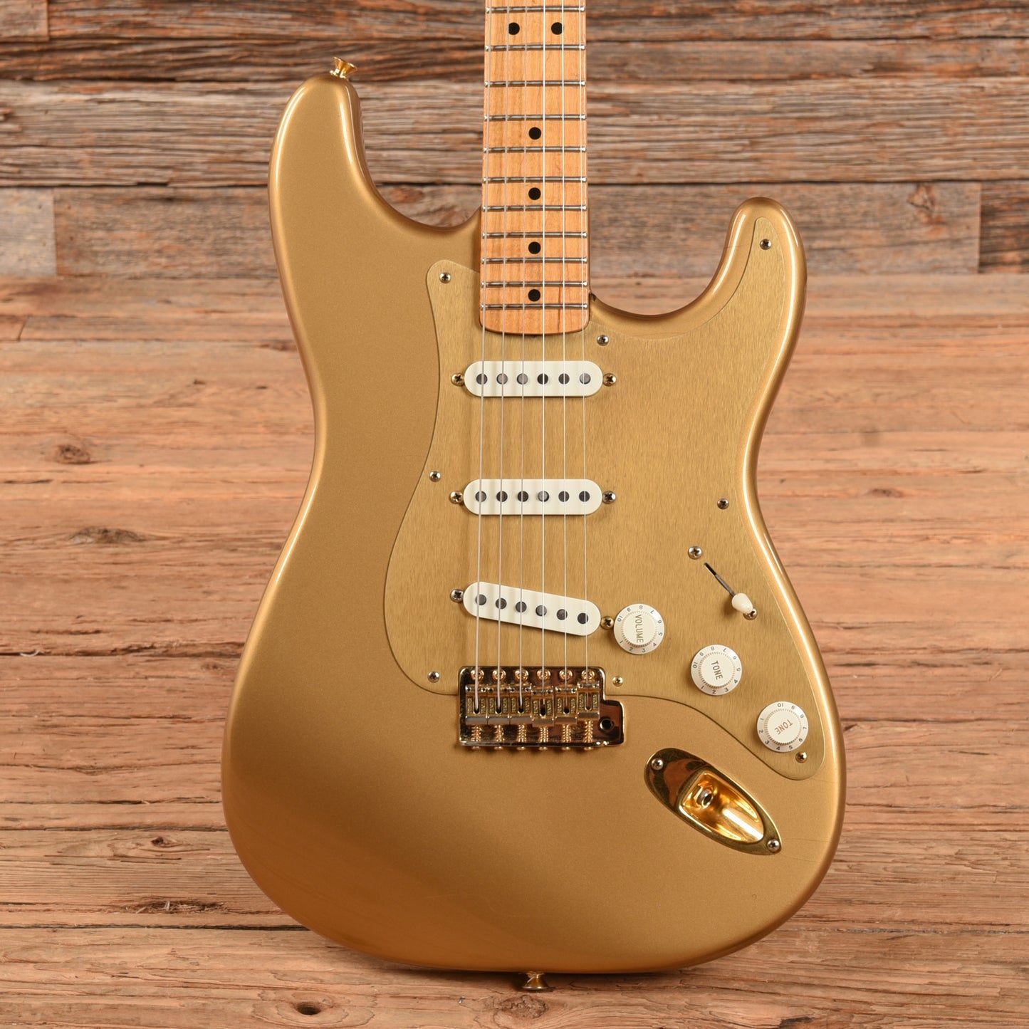 Fender Custom Shop HLE Limited Edition Stratocaster Gold