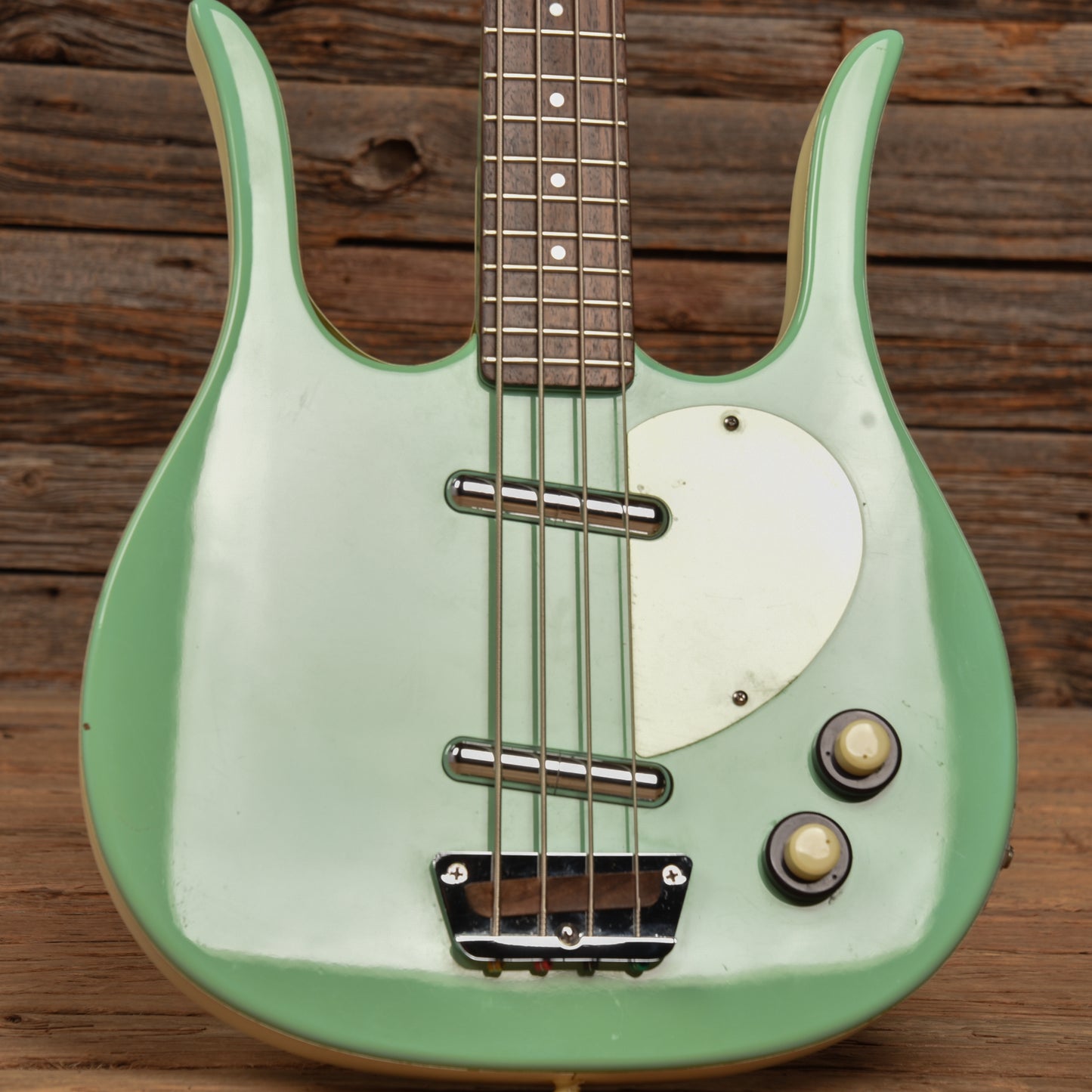 Danelectro Longhorn Bass Surf Green