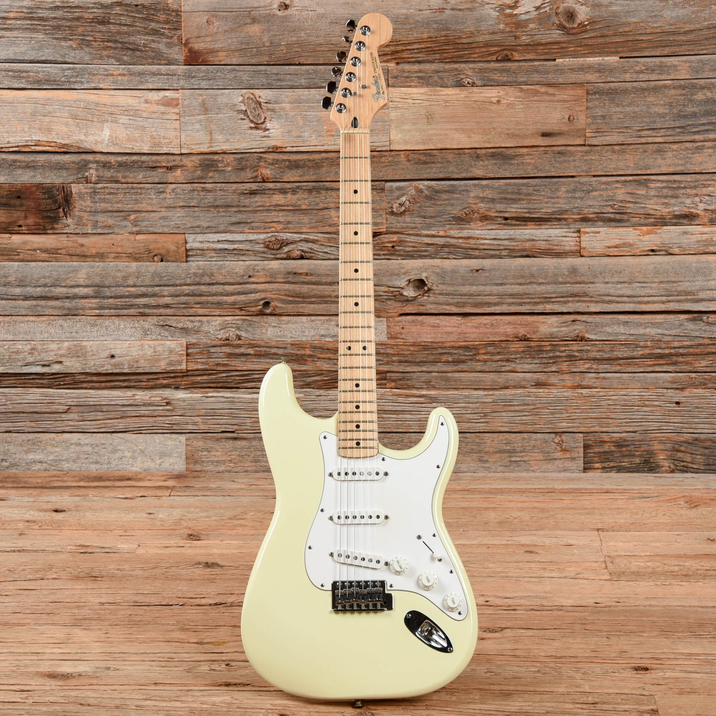 Fender Standard Stratocaster Vintage White