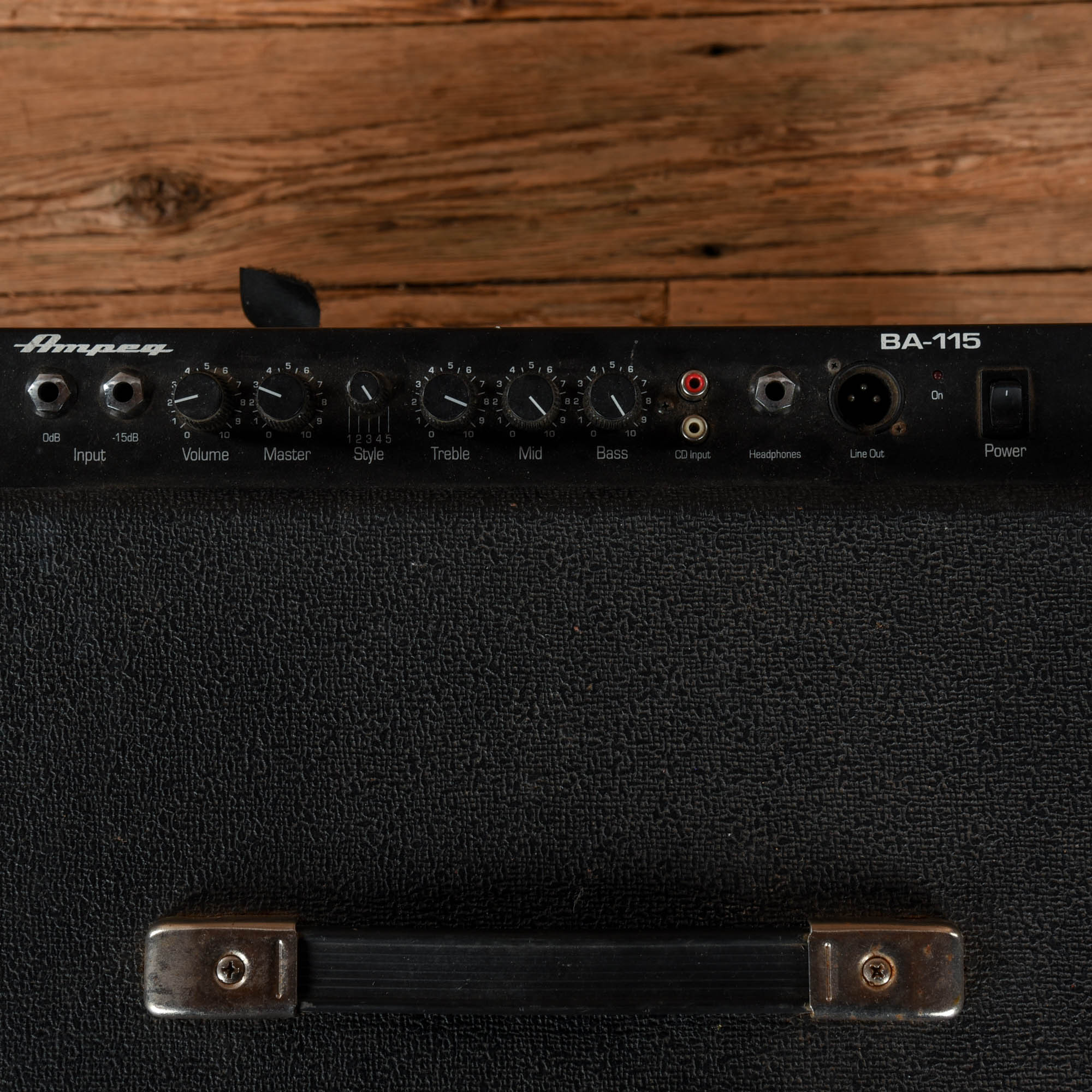 Ampeg BA-115 150-Watt 1x15