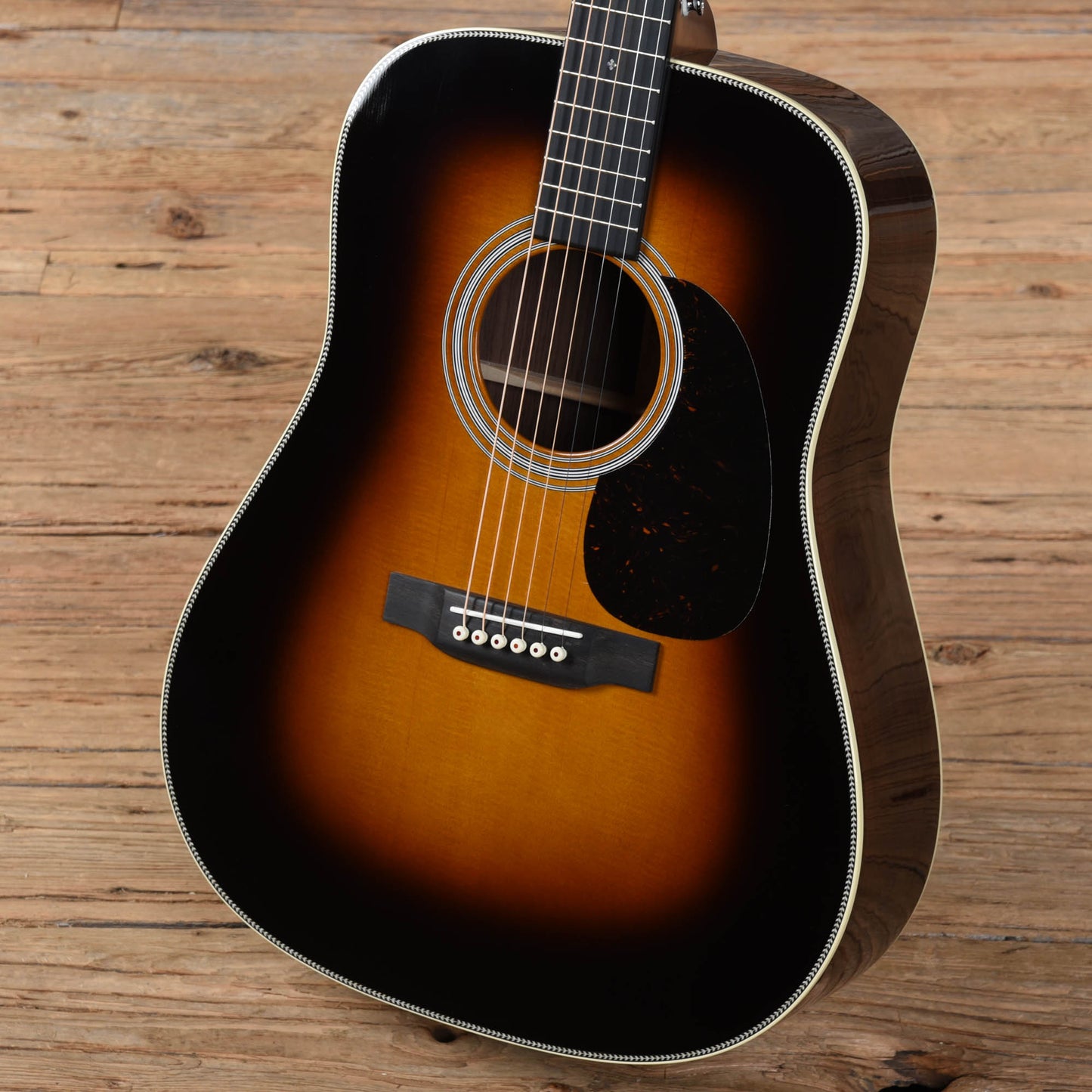 Martin Standard Series HD-28 Sunburst 2023