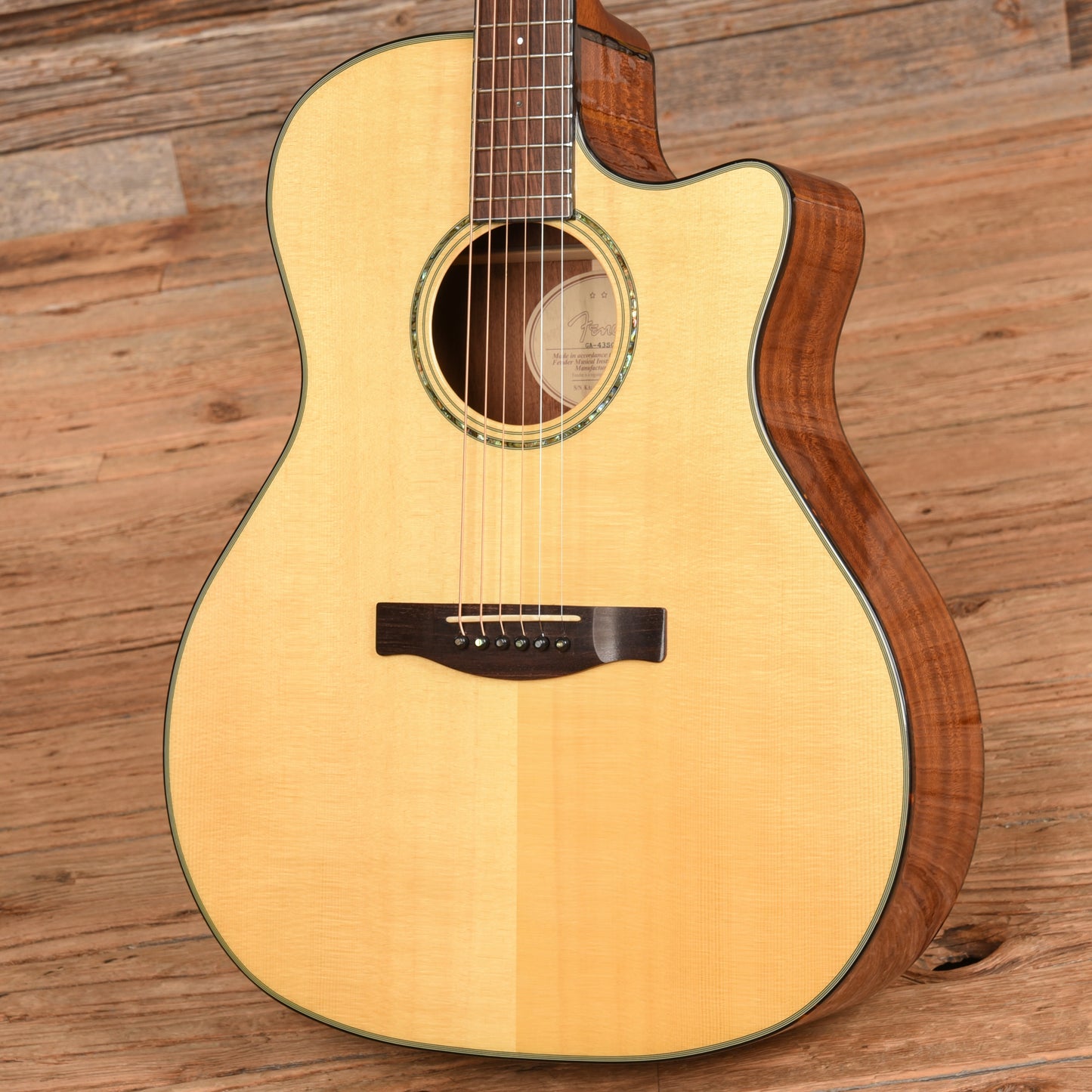 Fender GA-43SCE Grand Auditorium Natural