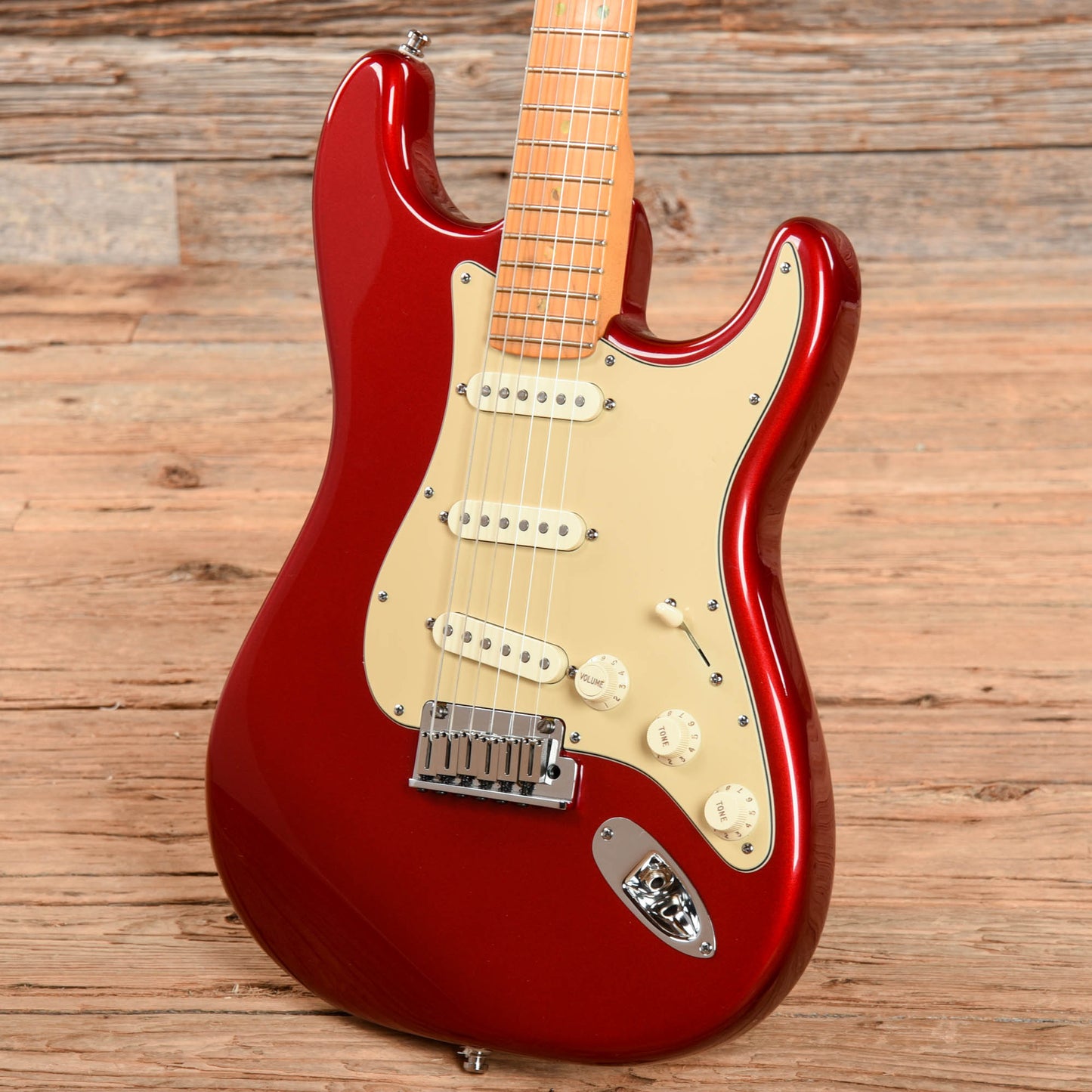 Fender American Deluxe Stratocaster Candy Apple Red 2004