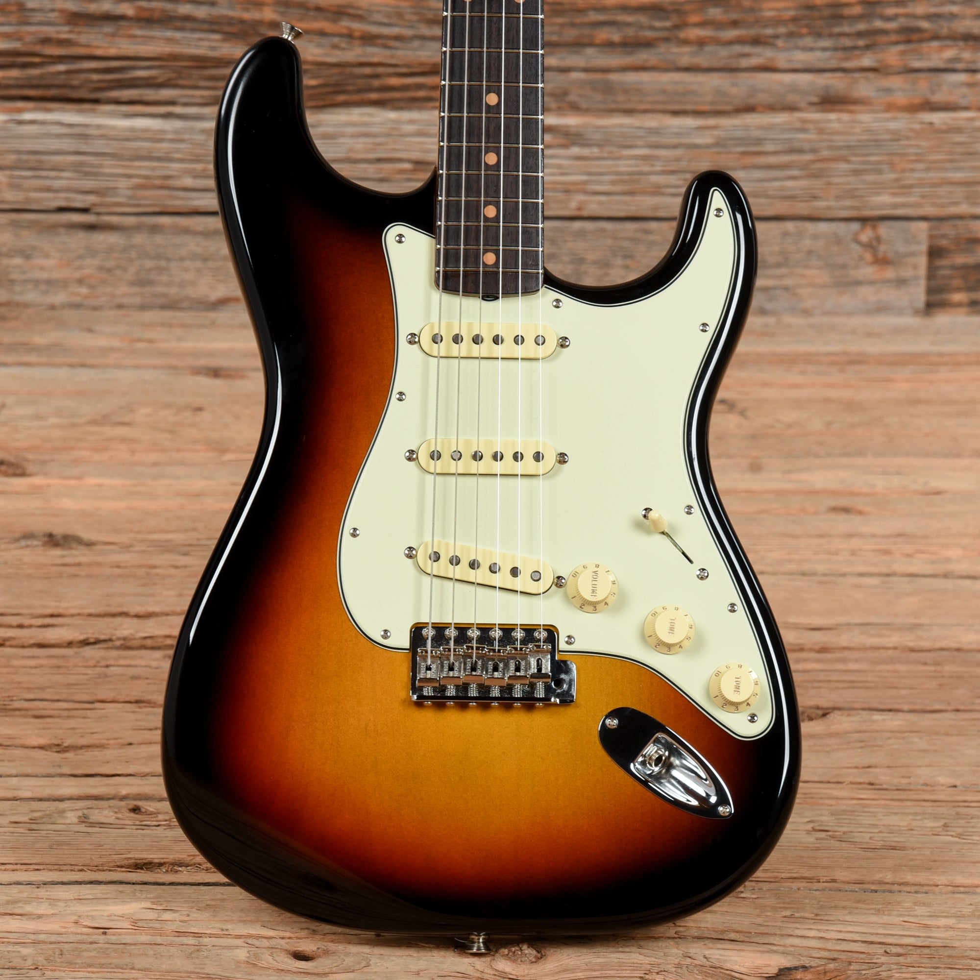 Fender American Vintage II '61 Stratocaster Sunburst 2023