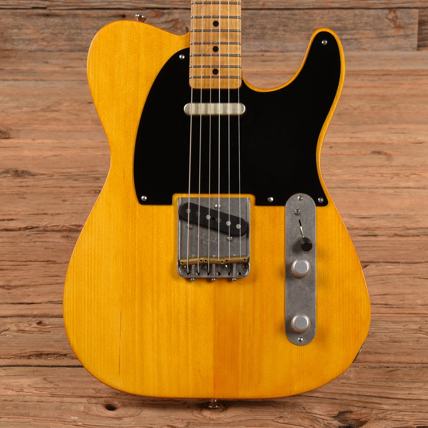 Glendale Guitars The Retro Blackguard Butterscotch Blonde