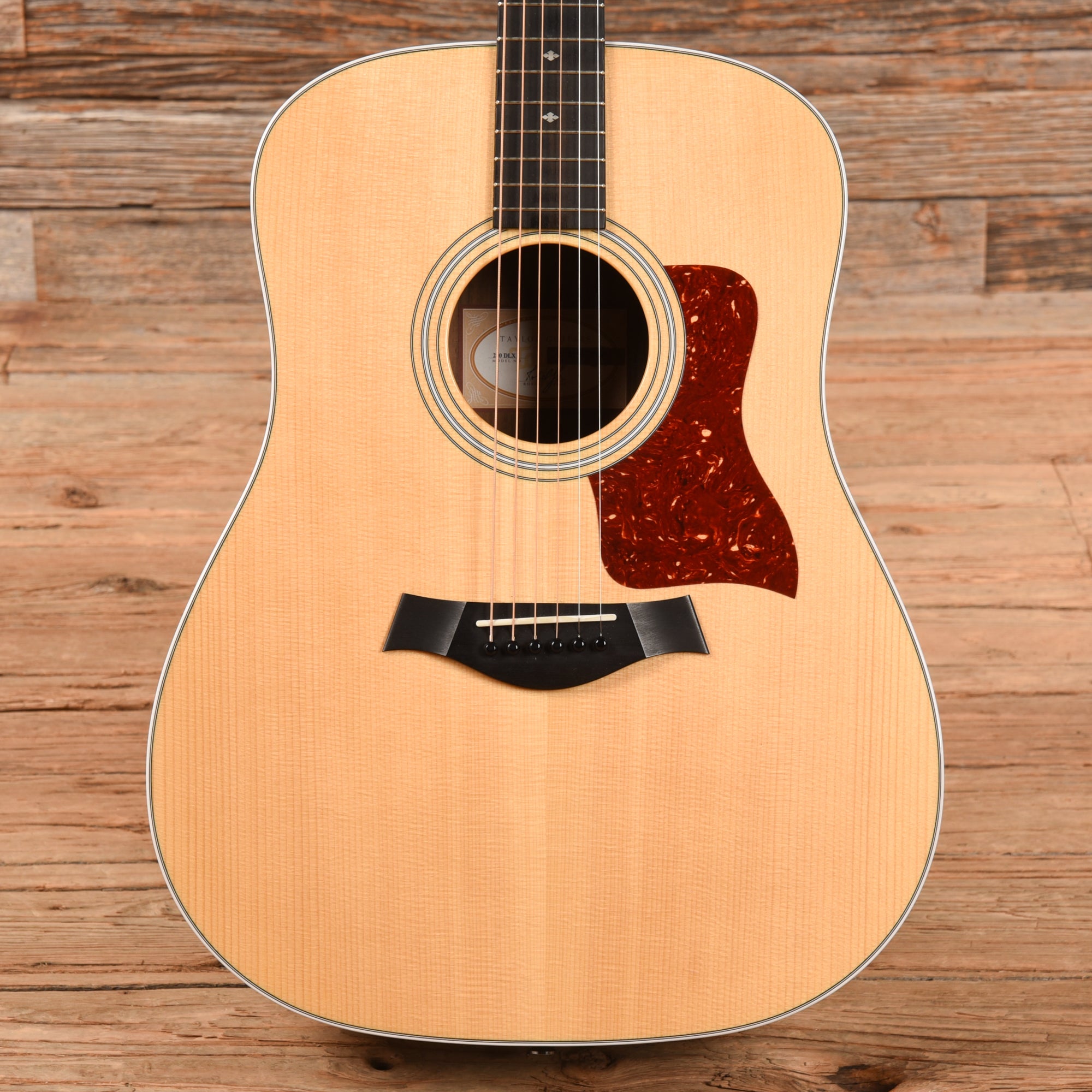 Taylor 210 DLX Natural – Chicago Music Exchange