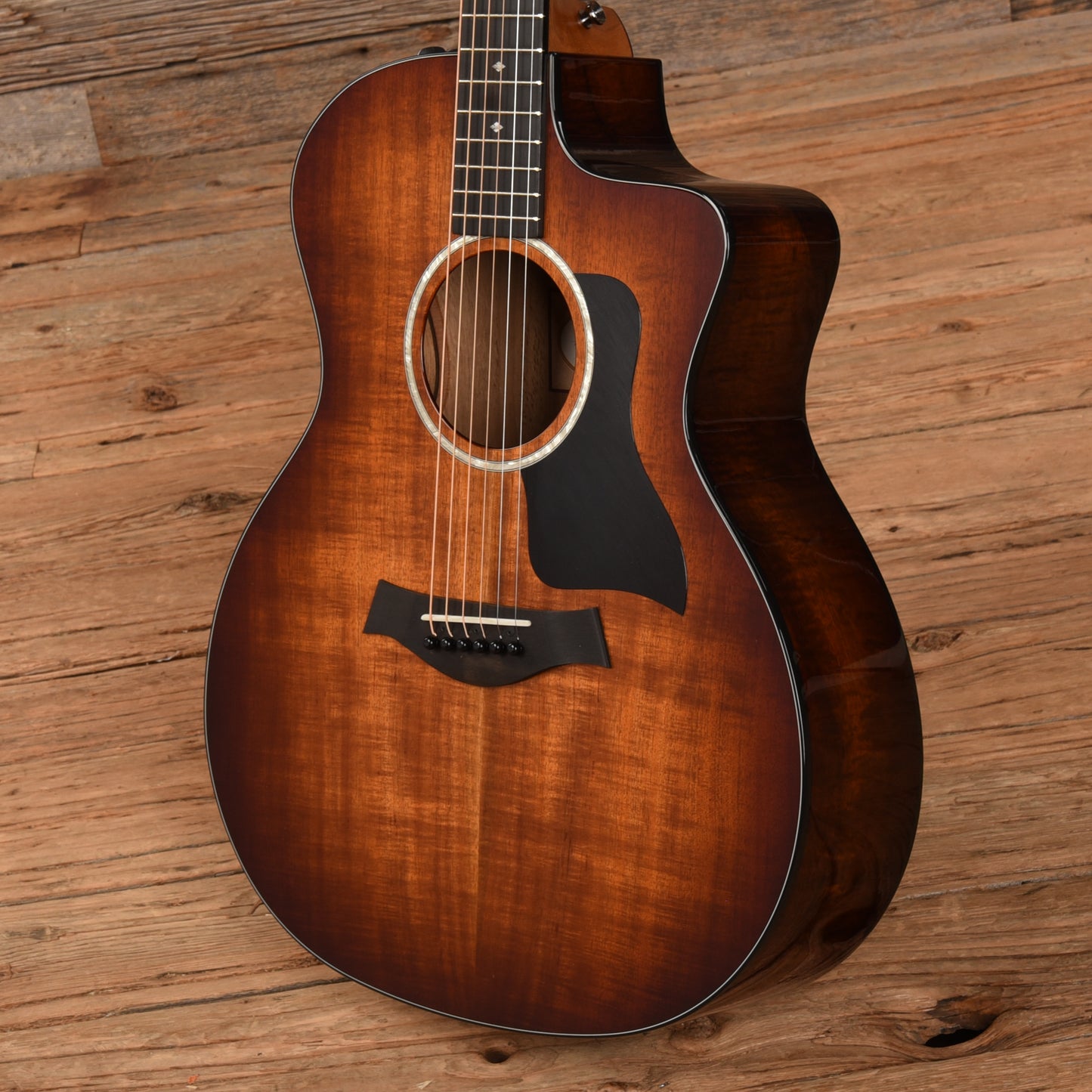 Taylor 224ce-K DLX Shaded Edge Burst 2018