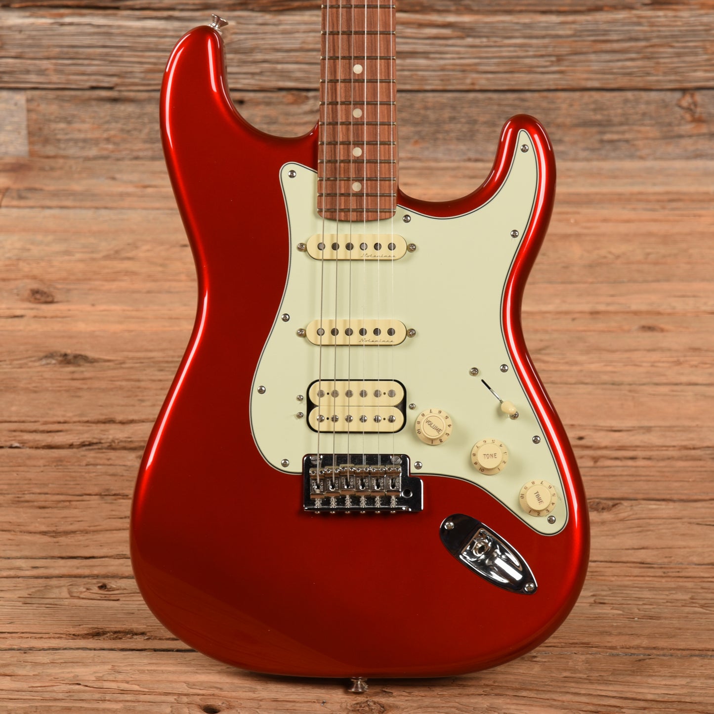 Fender Deluxe Stratocaster HSS Candy Apple Red 2019