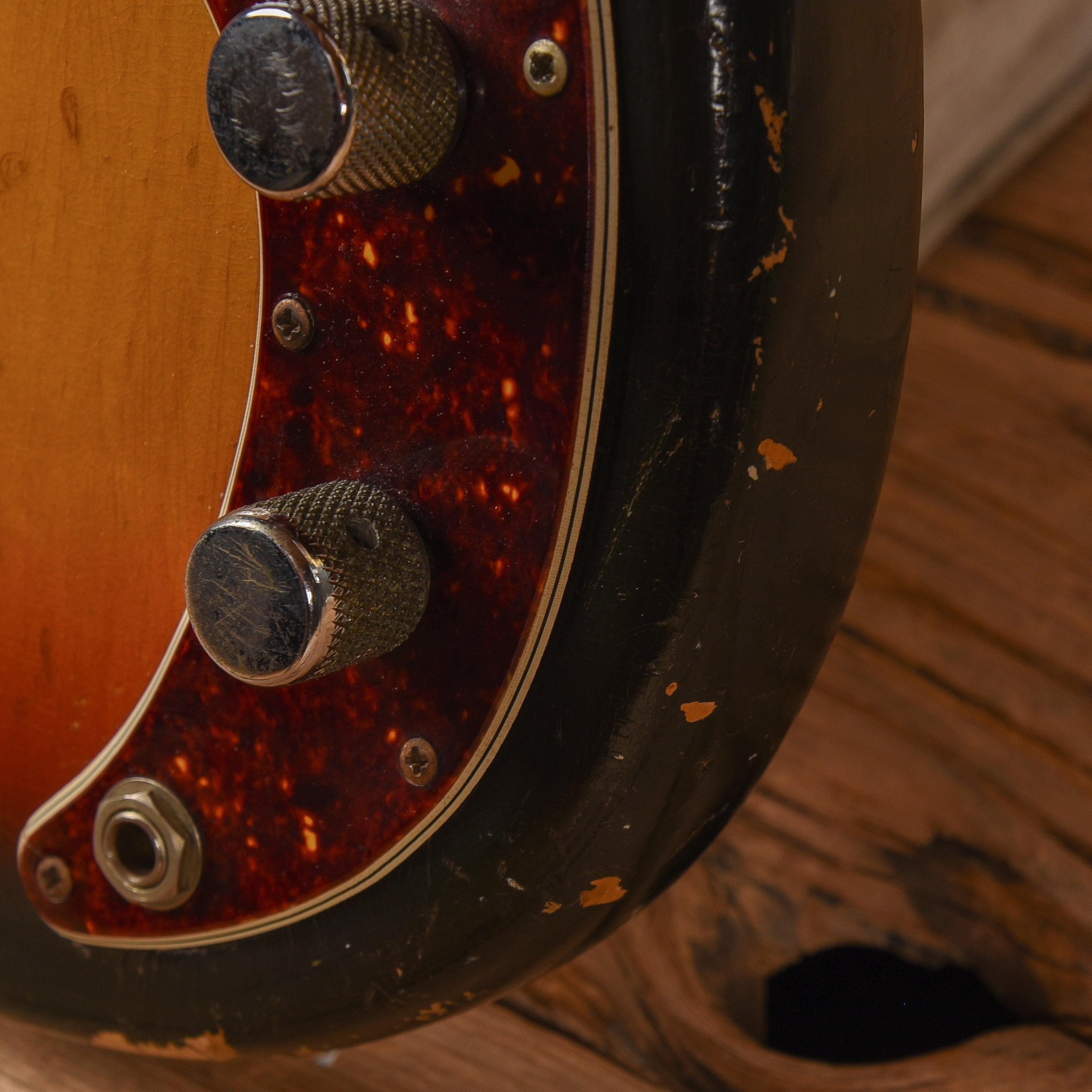 Fender Precision Bass w/Maple Cap Neck Sunburst 1970