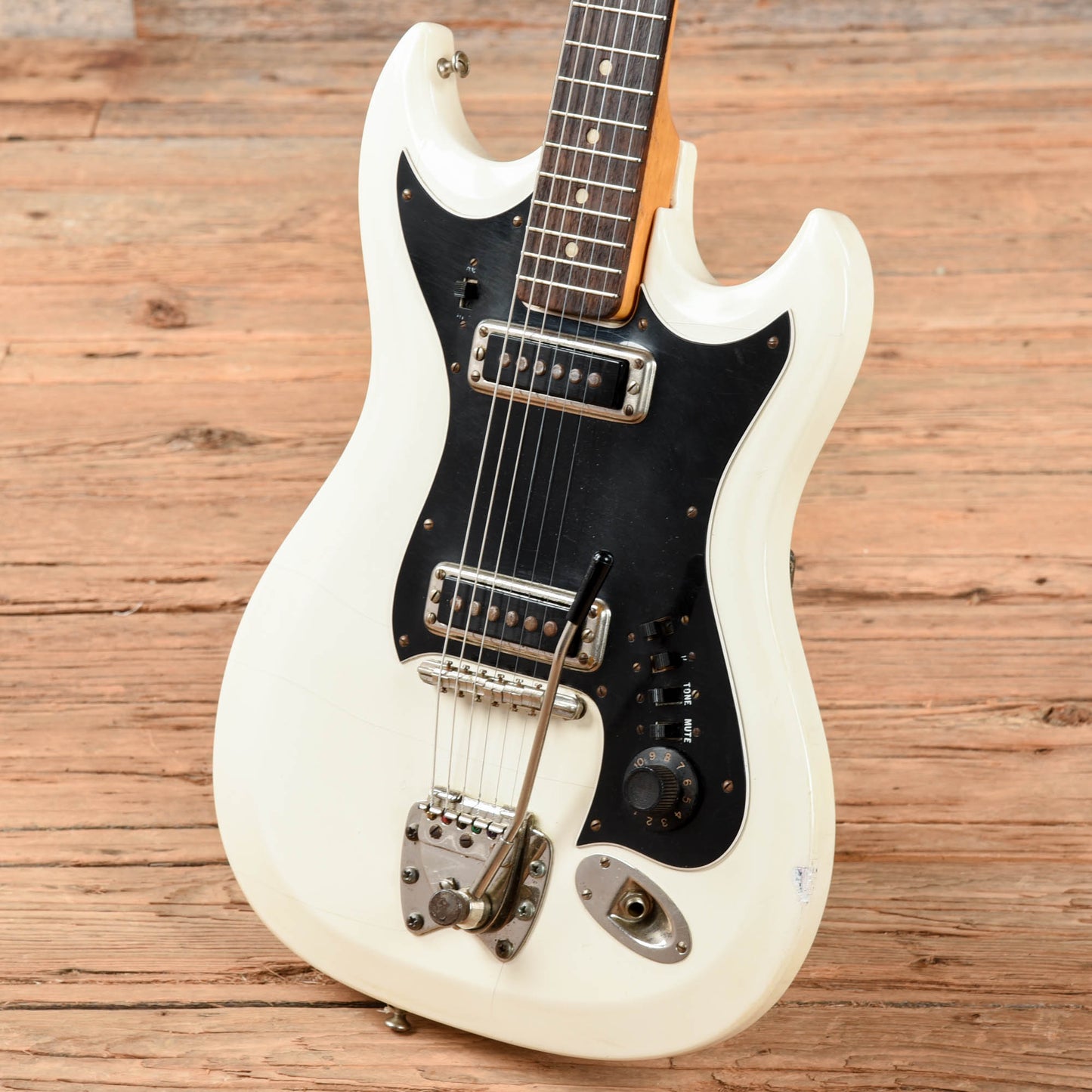 Hagstrom II White