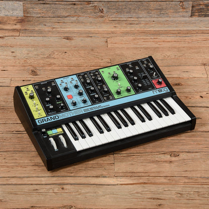 Moog Grandmother 32-Key Semi-Modular Analog Synthesizer Keyboards and Synths / Synths / Analog Synths