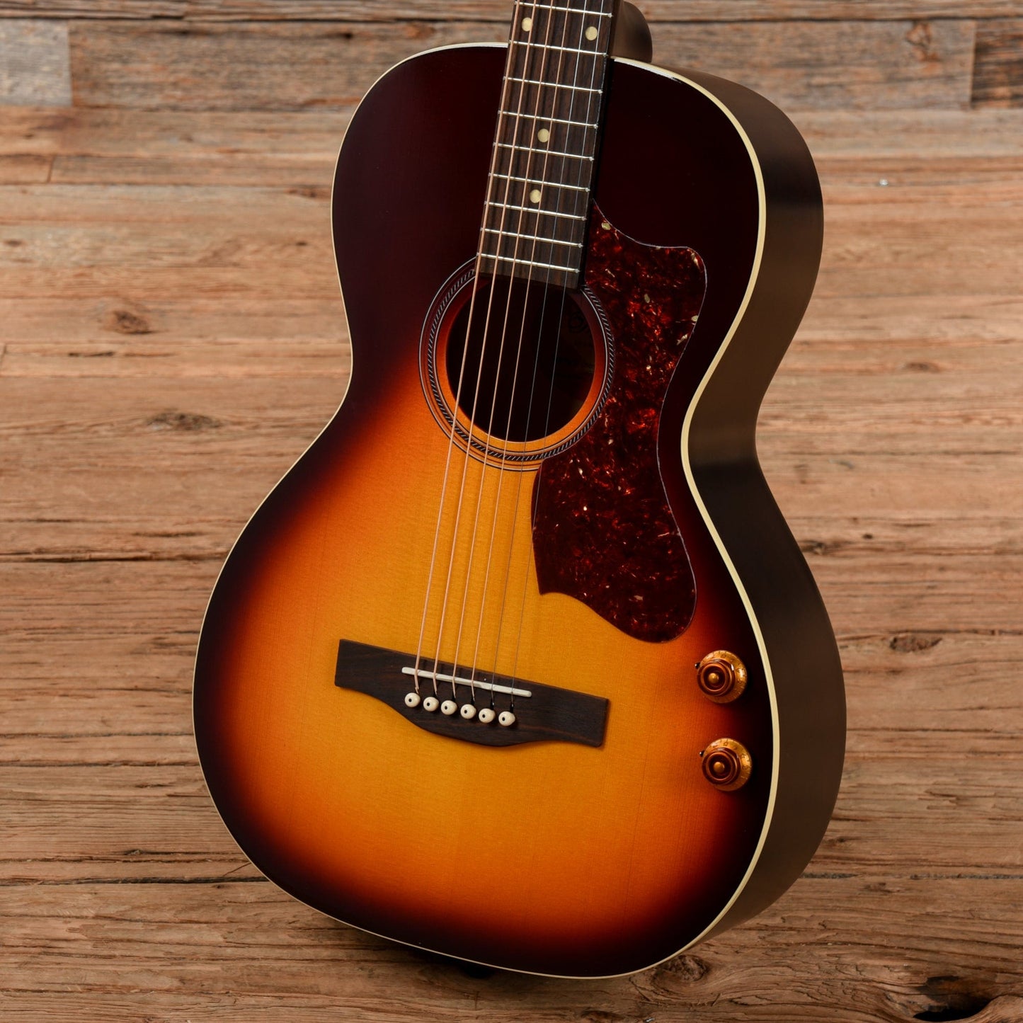 Norman B18 Parlour GT Q-Discrete Cherry Burst Acoustic Guitars / Parlor