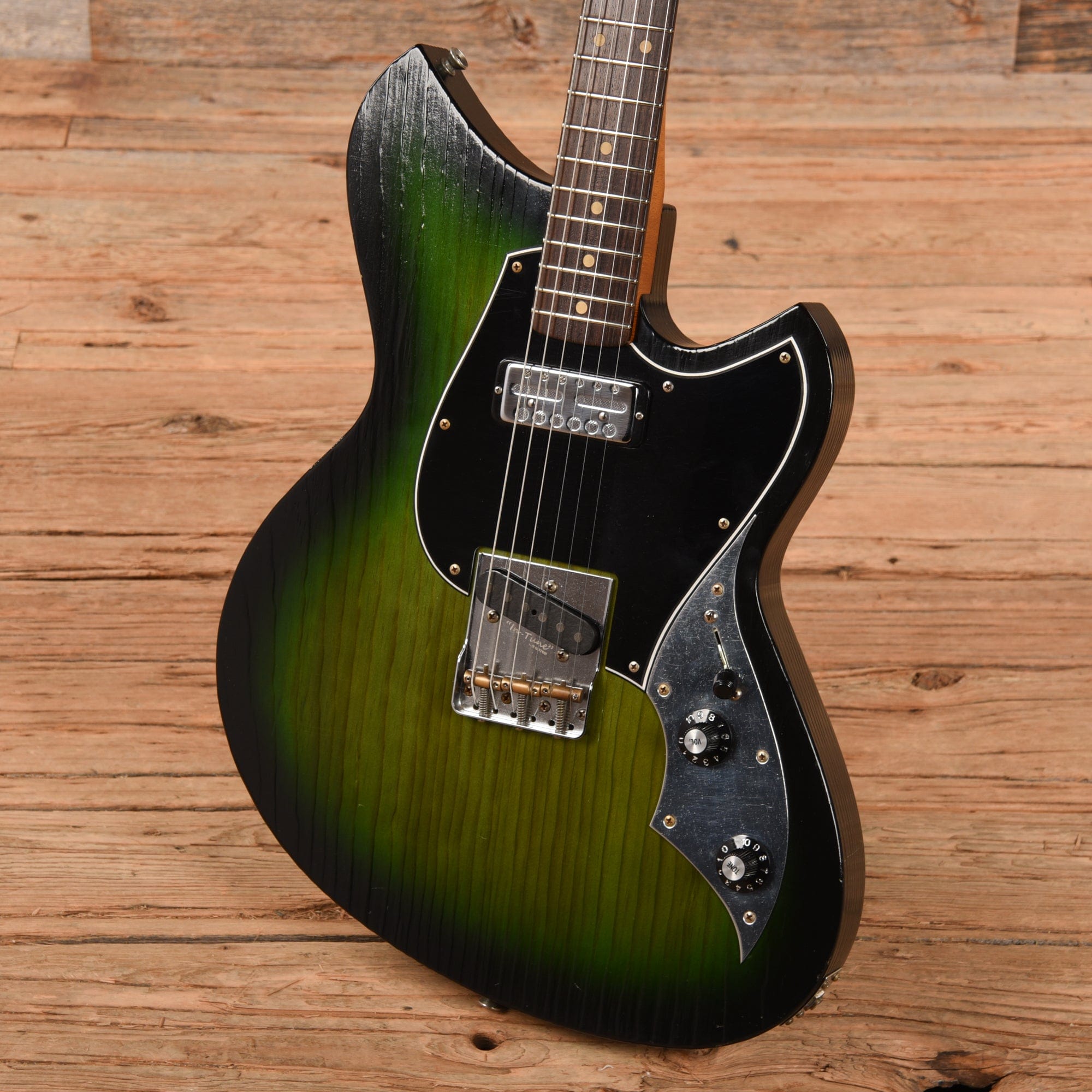 Novo Serus T Cat's Eye Burst – Chicago Music Exchange