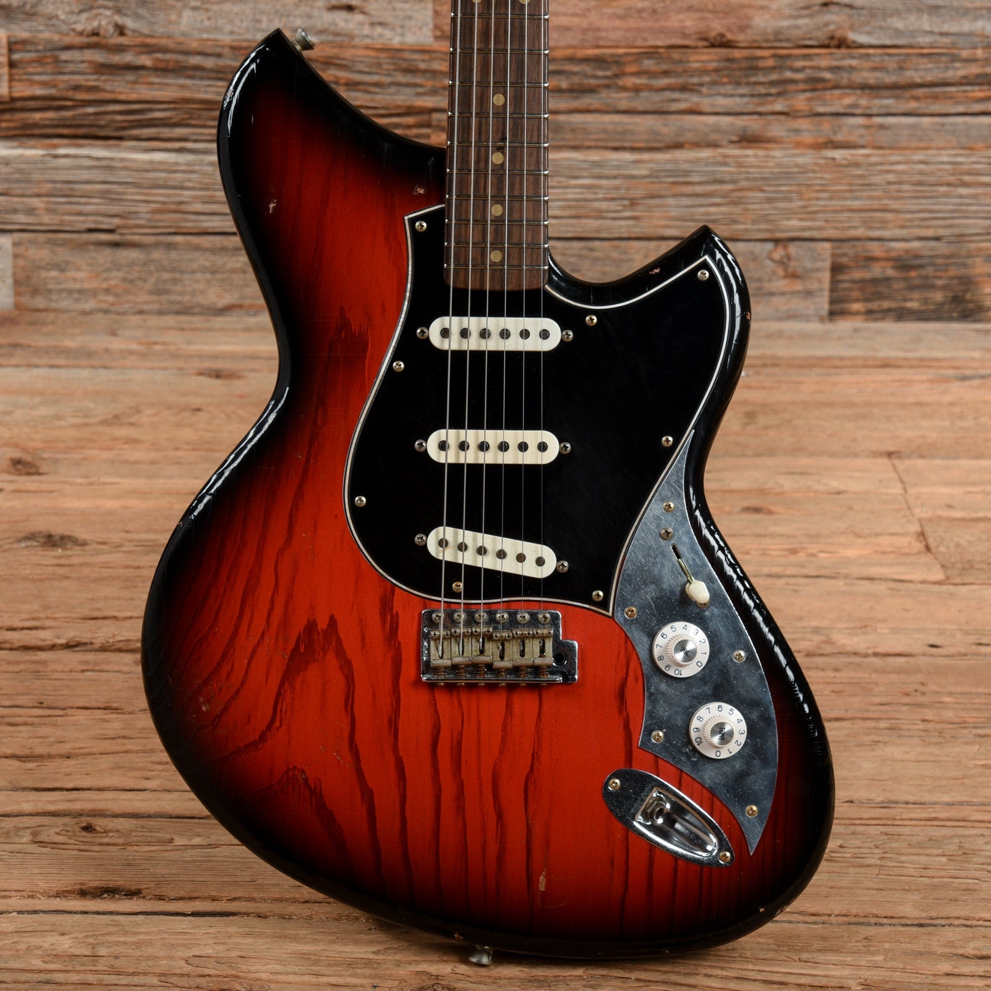 Novo Serus S Sunburst w/OGB (Serial #19511) Sunburst 2019 – Chicago Music  Exchange