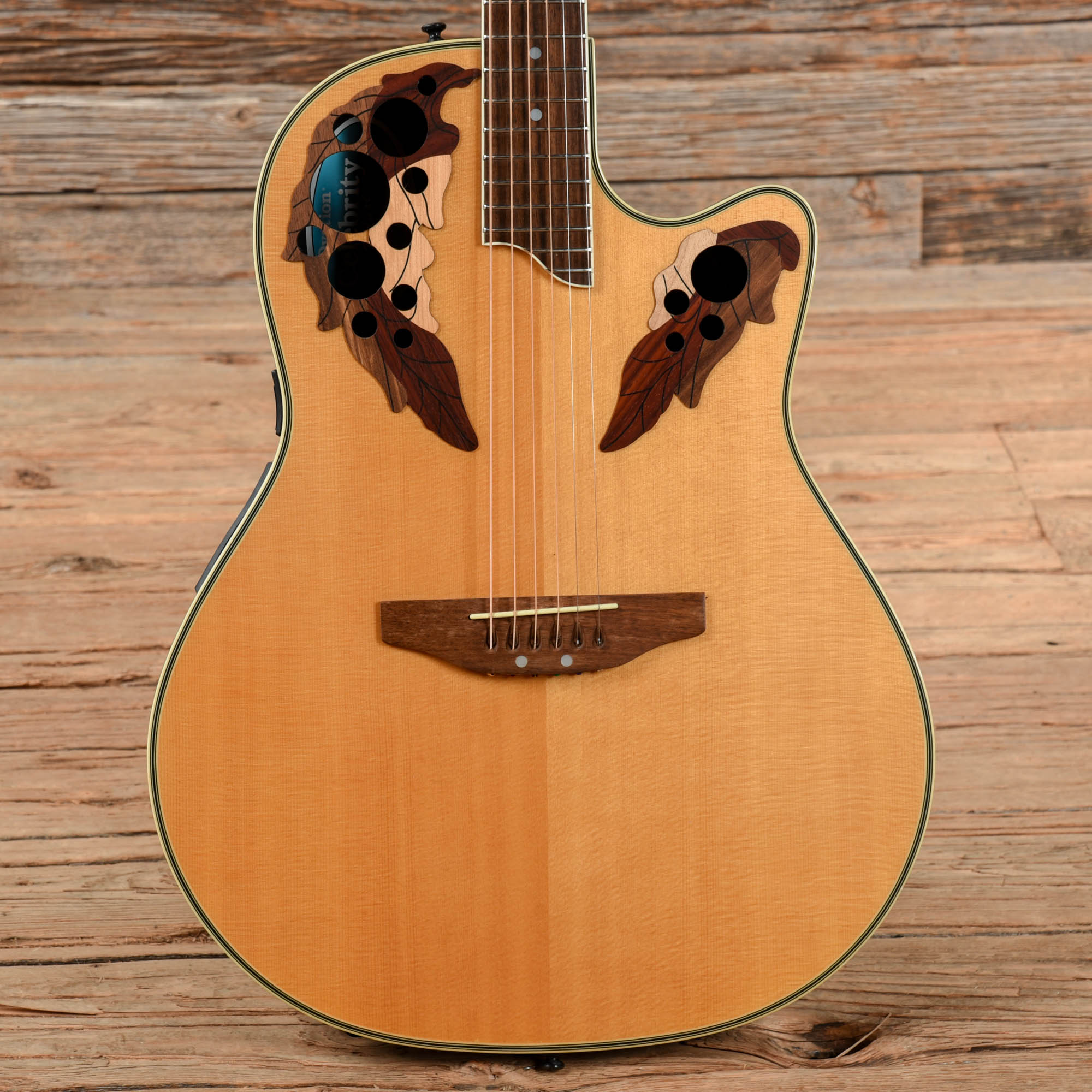 Ovation CS257 Celebrity Deluxe Natural 2000 – Chicago Music Exchange