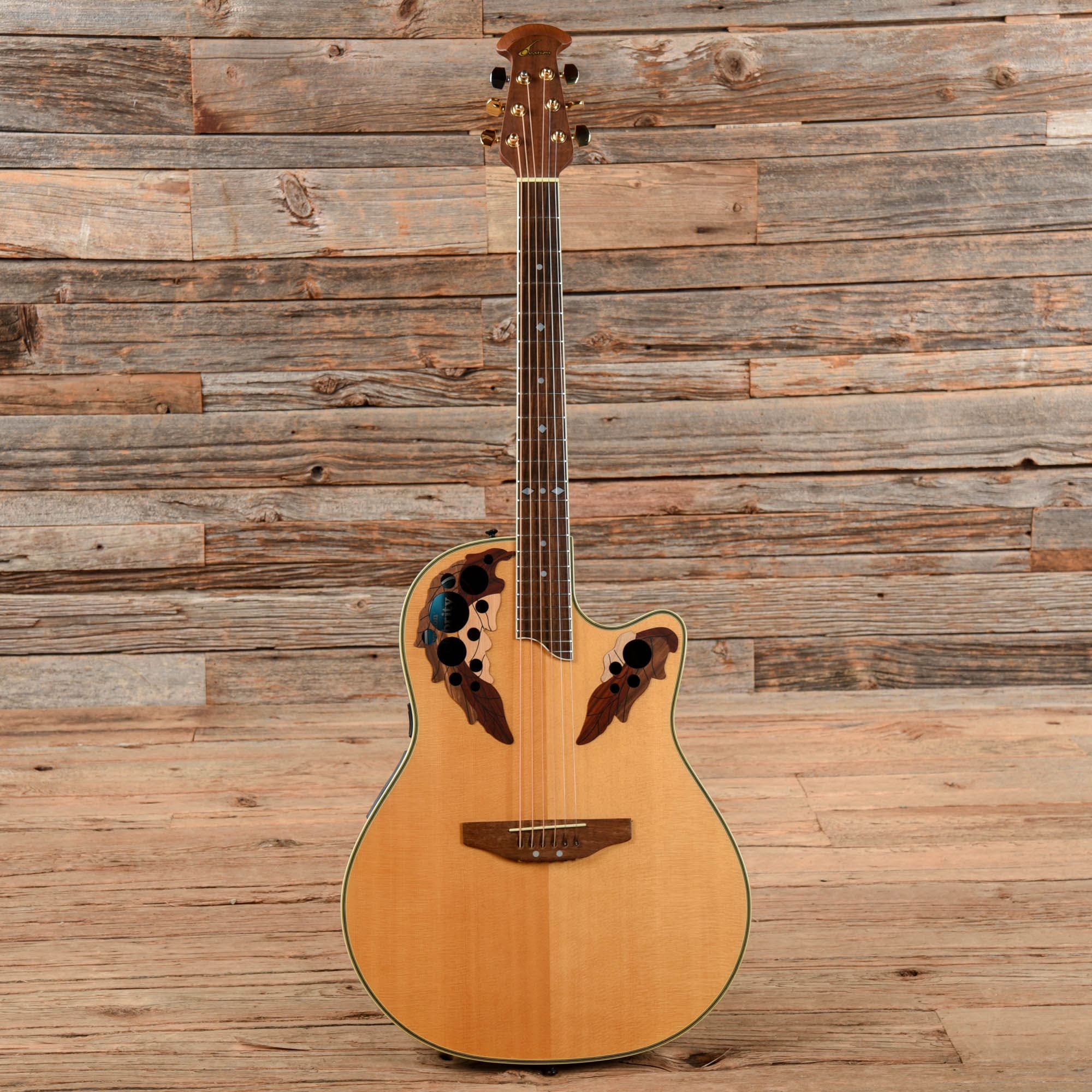 Ovation CS257 Celebrity Deluxe Natural 2000 – Chicago Music Exchange