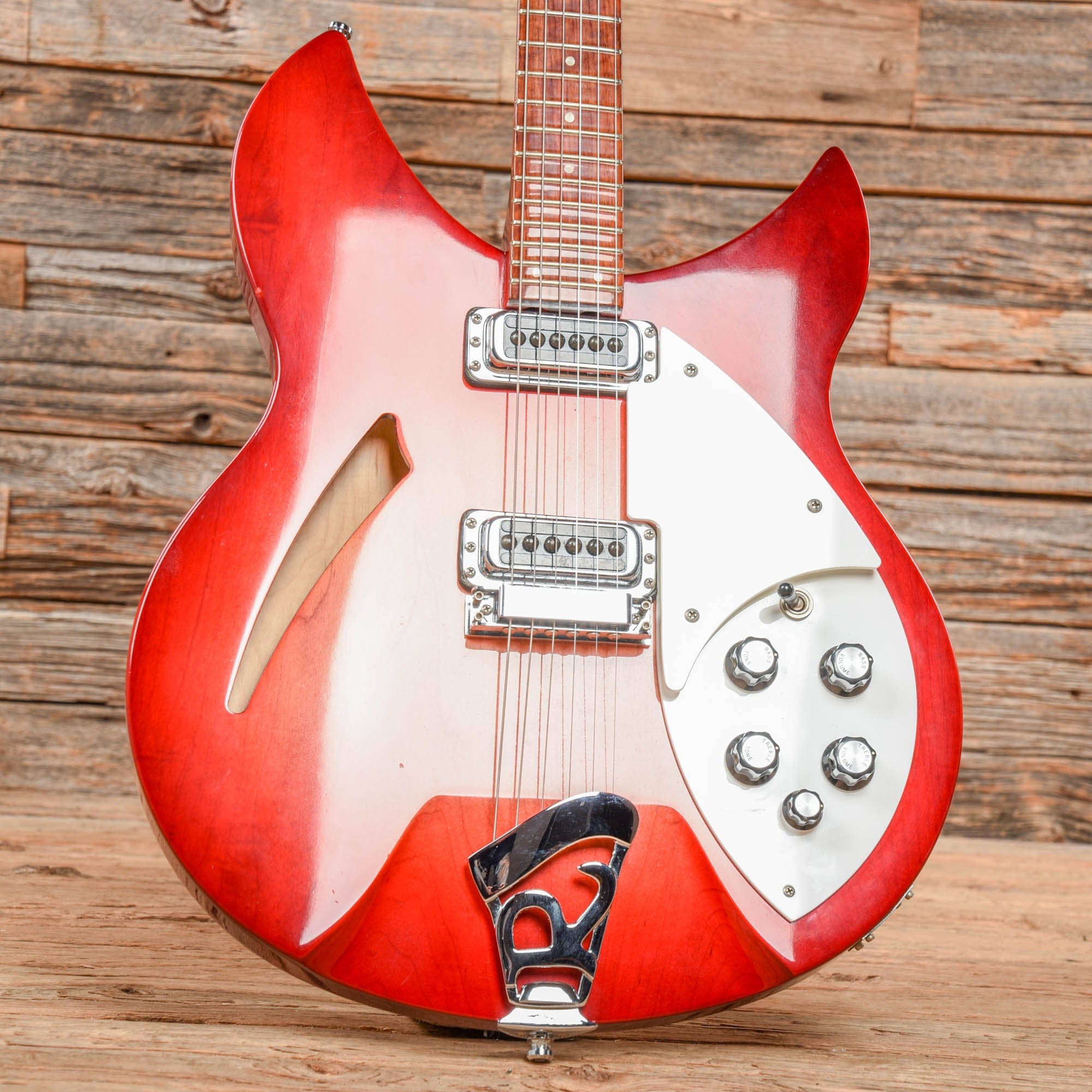 Rickenbacker 330 Fireglo 2004 Electric Guitars / Semi-Hollow