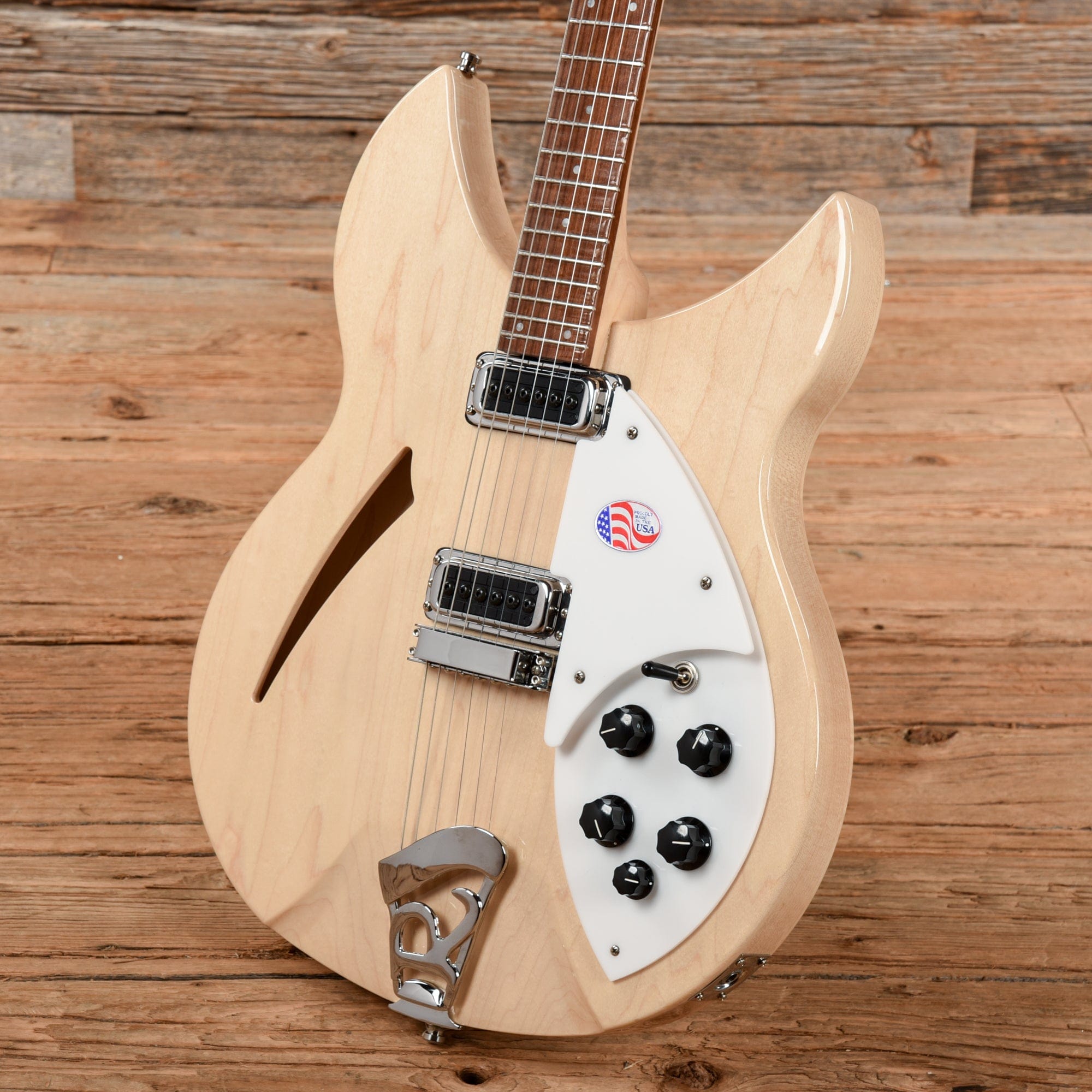 Rickenbacker 330 Mapleglo 2022 Electric Guitars / Semi-Hollow