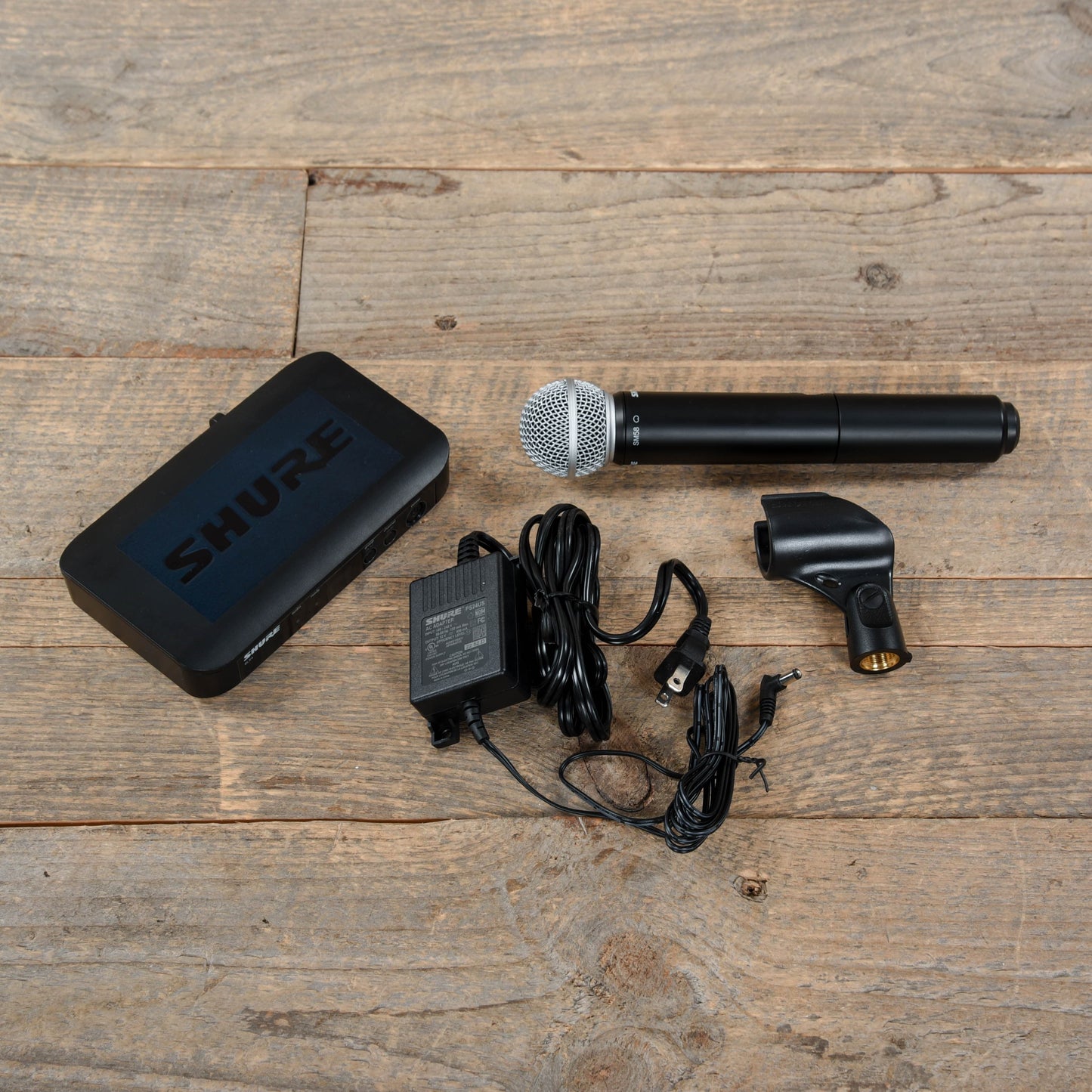 Shure BLX24 J11 Wireless Vocal System w/ (1) BLX4 Wireless Receiver, (1) Handheld Transmitter and SM58 Microphone Pro Audio / Accessories / Wireless Instrument Systems