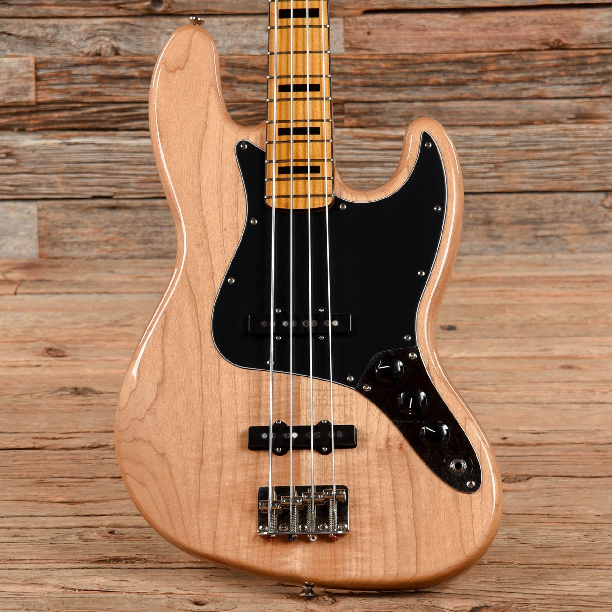 Squier Classic Vibe '70s Jazz Bass Natural 2019 Bass Guitars / 4-String