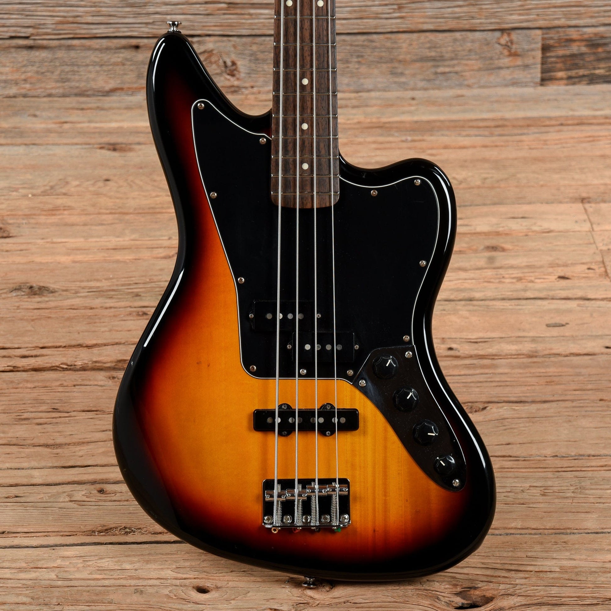 Squier Vintage Modified Jaguar Bass Sunburst 2011 Bass Guitars / 4-String