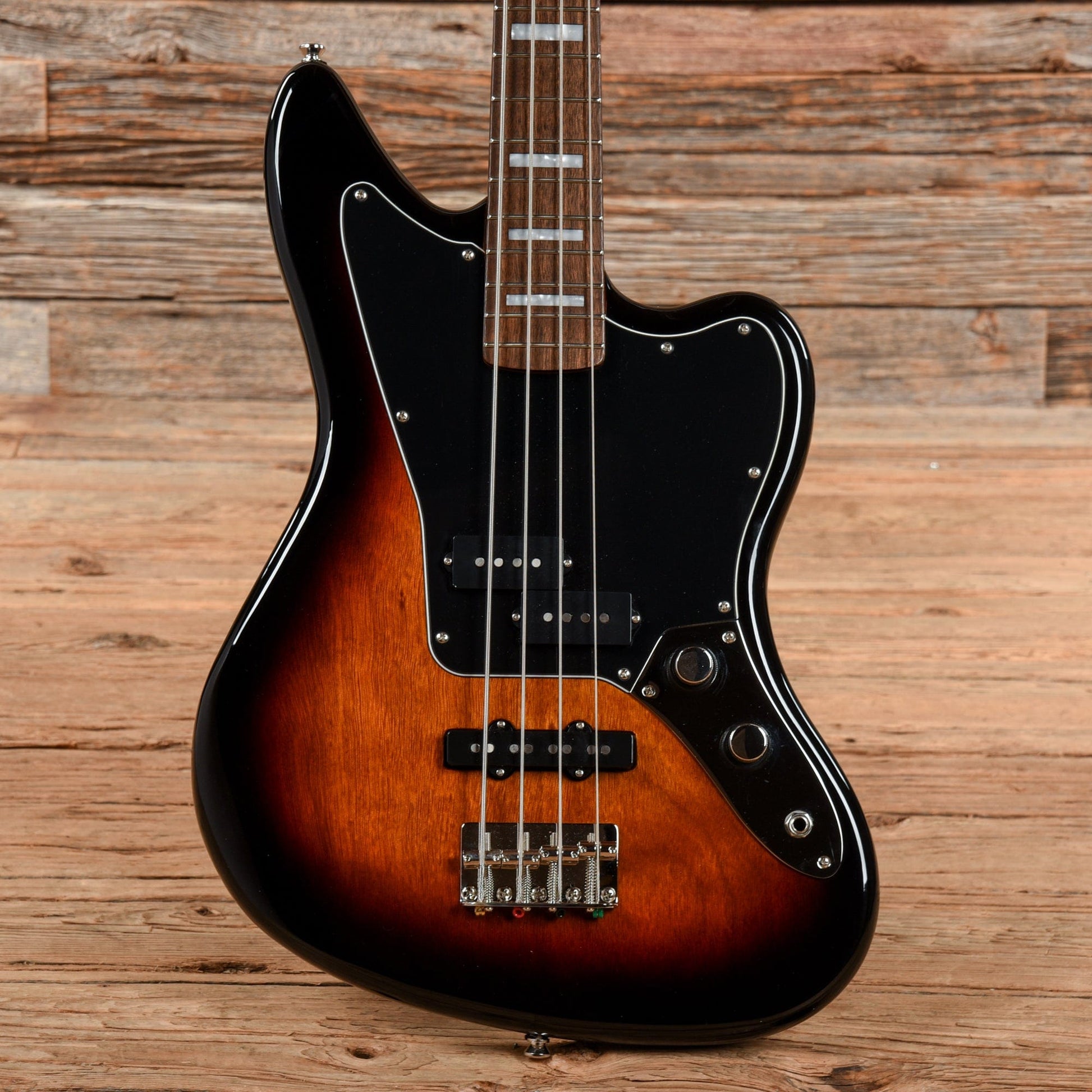 Squier Squier Jaguar Bass Sunburst Bass Guitars / 5-String or More