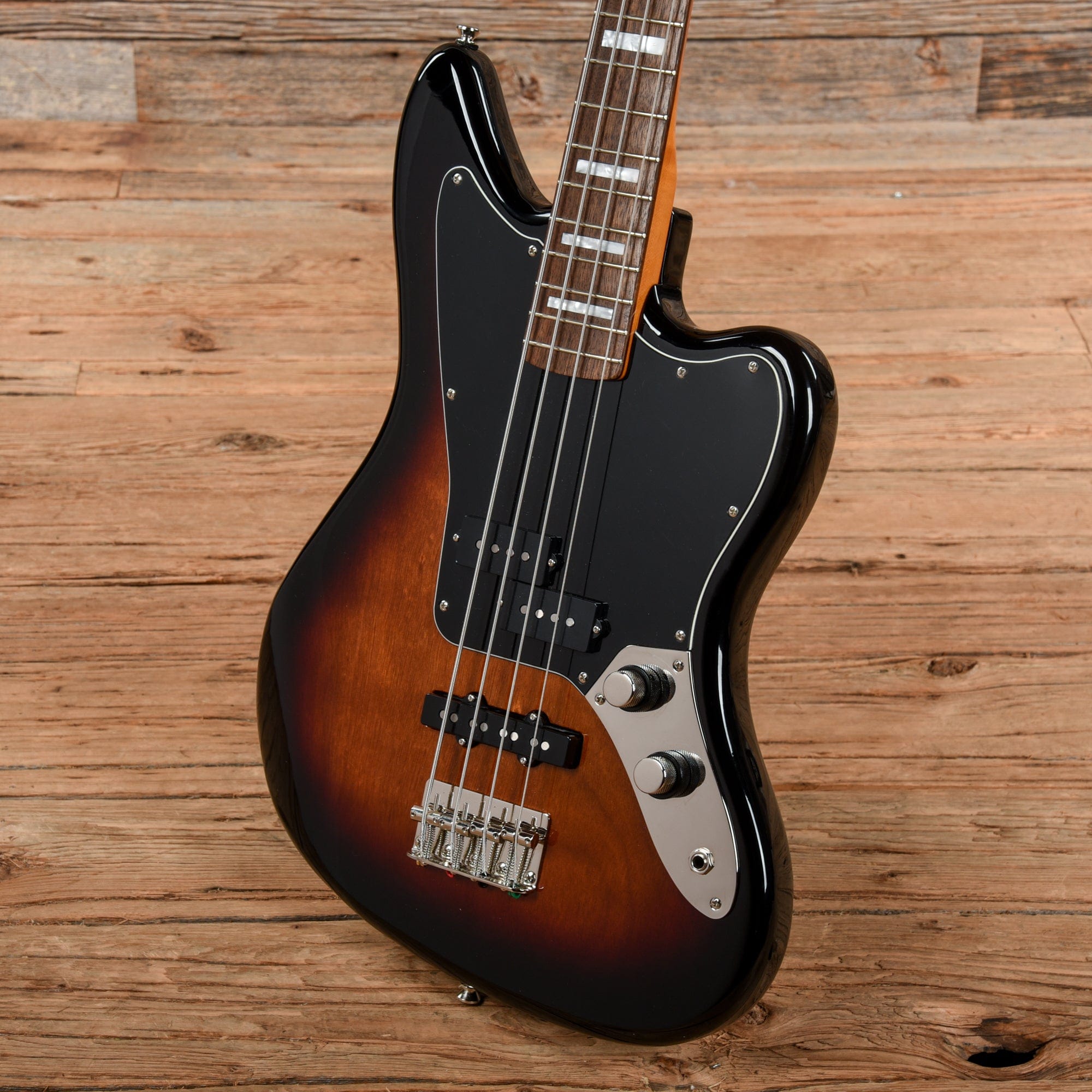 Squier Squier Jaguar Bass Sunburst Bass Guitars / 5-String or More