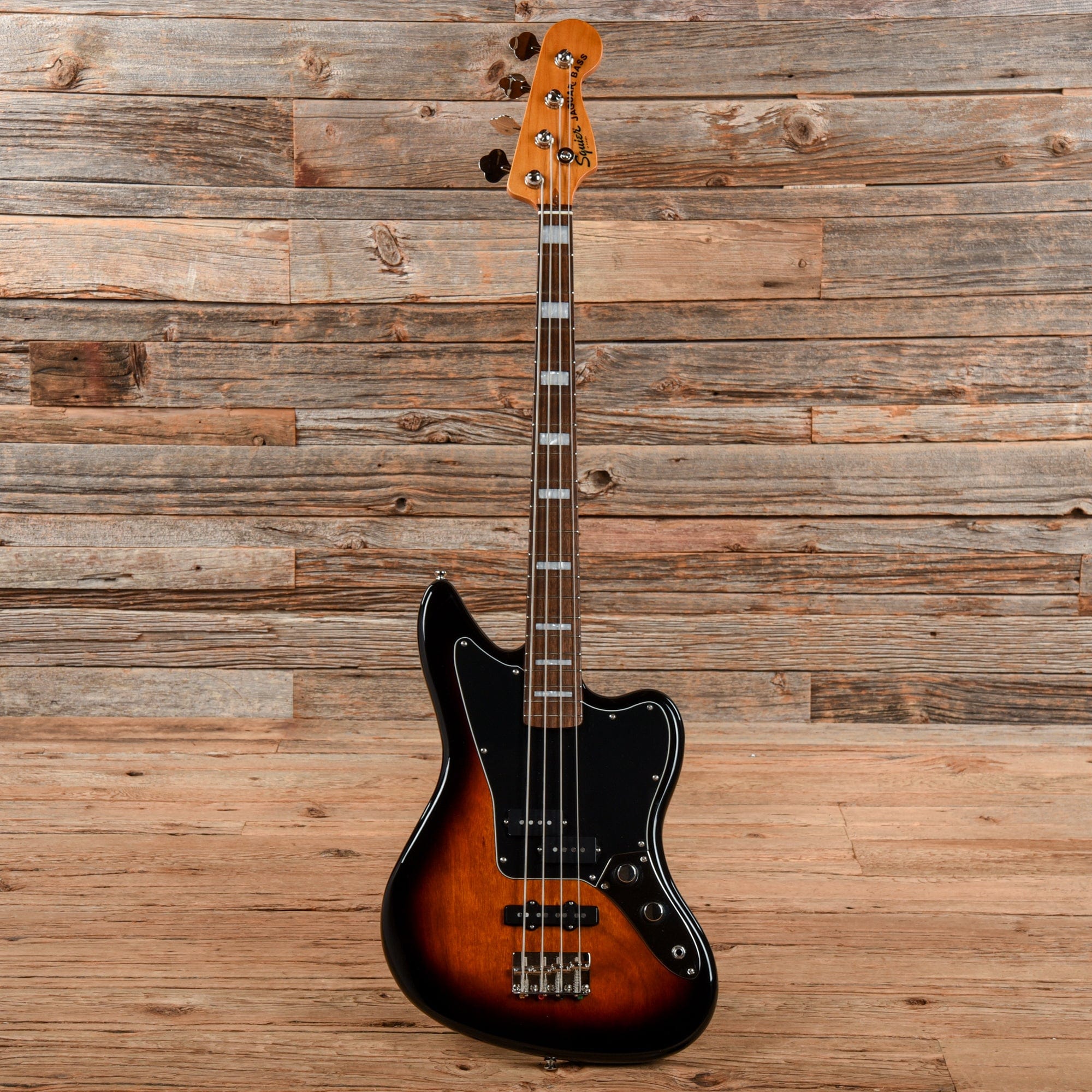 Squier Squier Jaguar Bass Sunburst Bass Guitars / 5-String or More