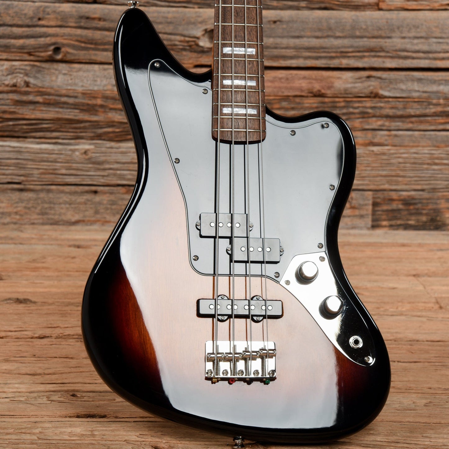 Squier Squier Jaguar Bass Sunburst Bass Guitars / 5-String or More