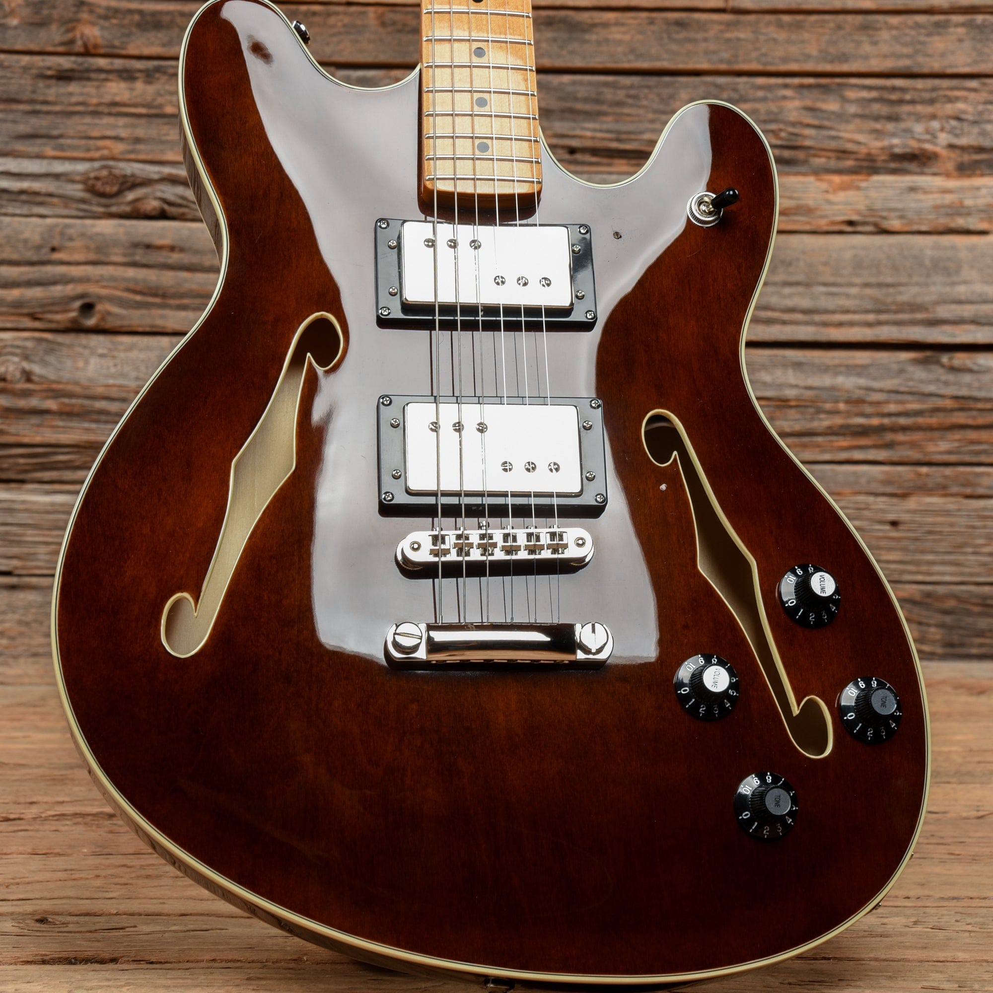 Squier Classic Vibe Starcaster Walnut Electric Guitars / Semi-Hollow