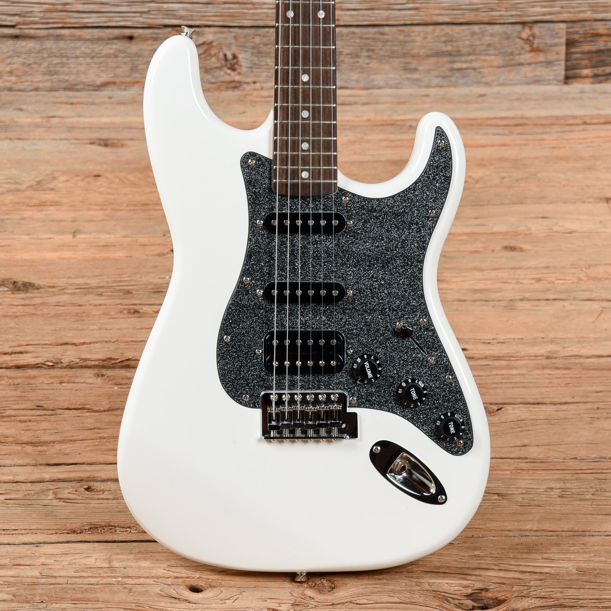 Squier Affinity Series Stratocaster HSS Metallic White 2020 Electric Guitars / Solid Body