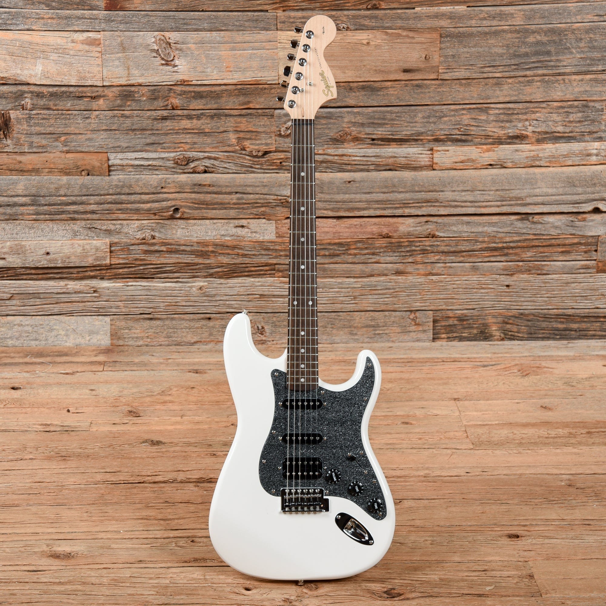 Squier Affinity Series Stratocaster HSS Metallic White 2020 Electric Guitars / Solid Body