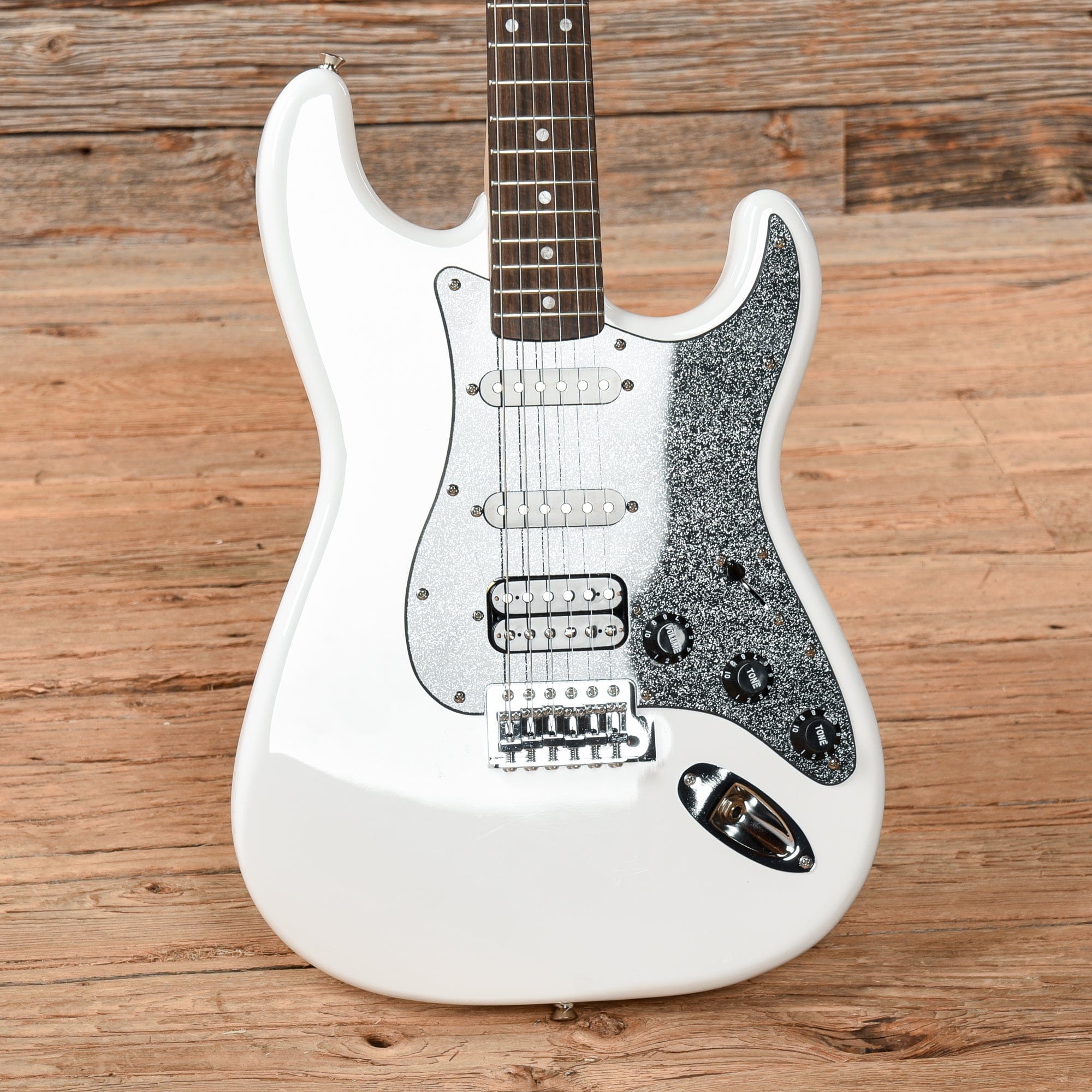 Squier Affinity Series Stratocaster HSS Metallic White 2020 Electric Guitars / Solid Body