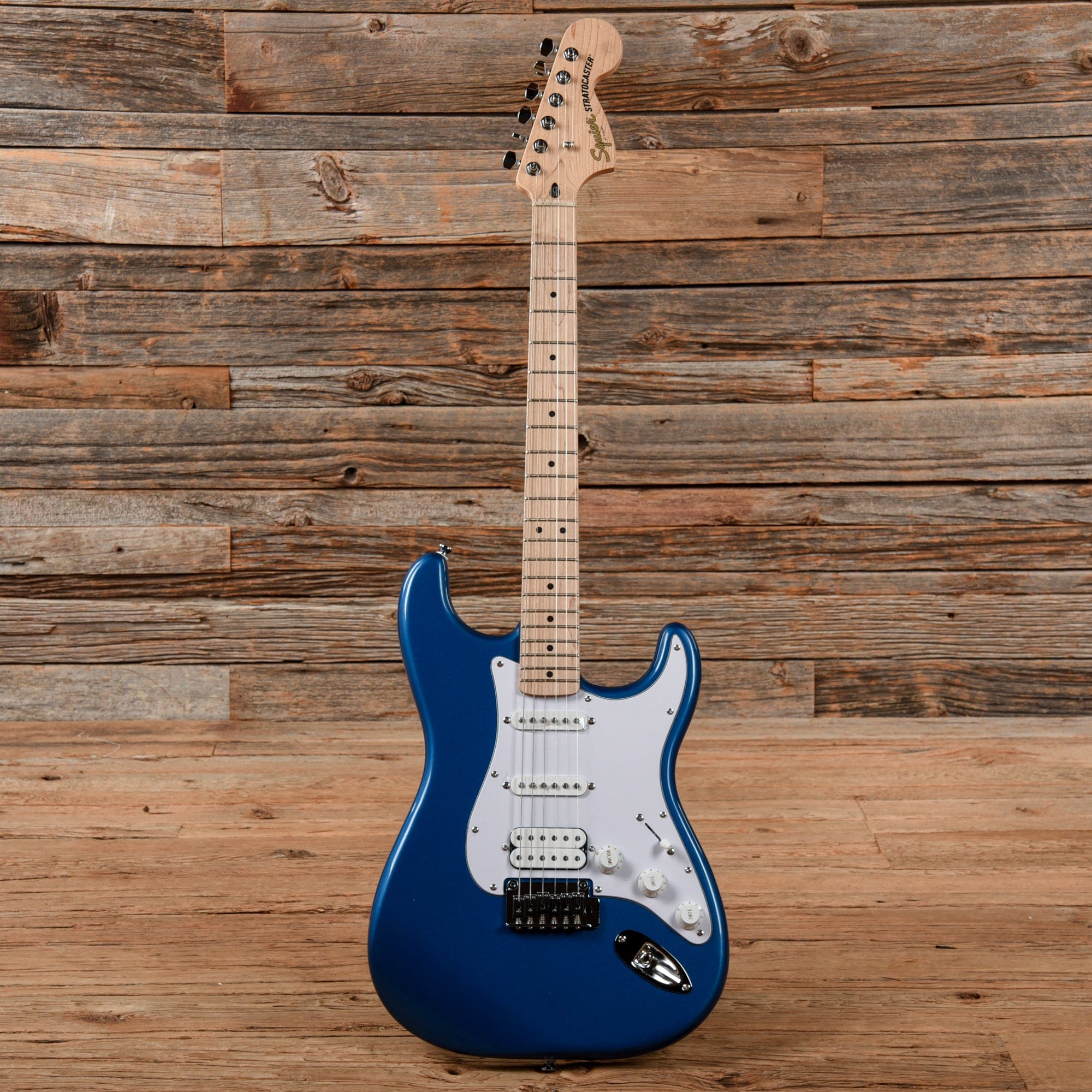 Squier Affinity Stratocaster HSS Lake Placid Blue Pack w/Frontman15G Amplifier Electric Guitars / Solid Body