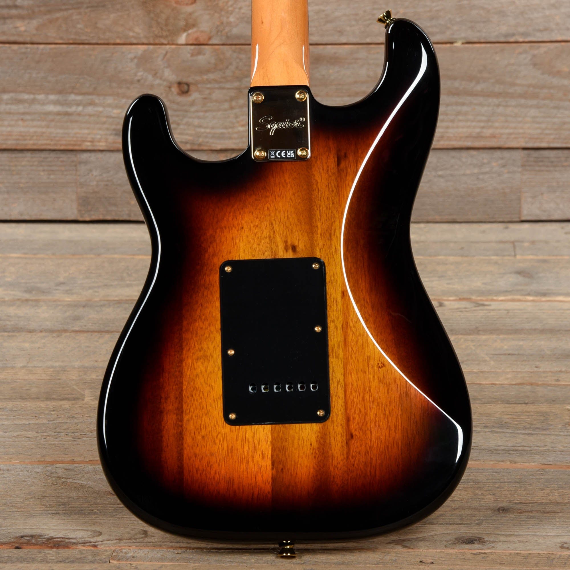 Squier Classic Vibe '60s Stratocaster 3-Color Sunburst w/Gold Hardware & Black Pickguard Electric Guitars / Solid Body