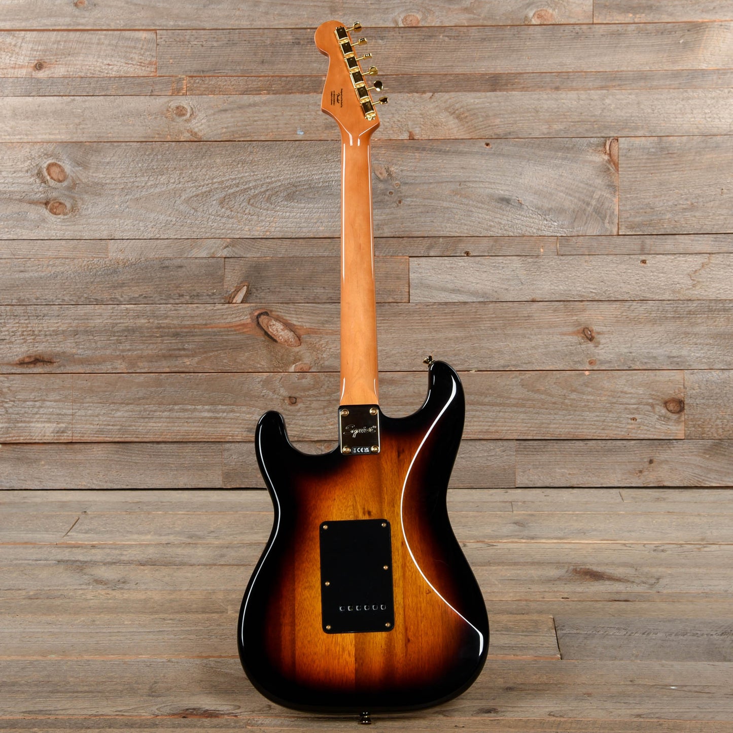 Squier Classic Vibe '60s Stratocaster 3-Color Sunburst w/Gold Hardware & Black Pickguard Electric Guitars / Solid Body