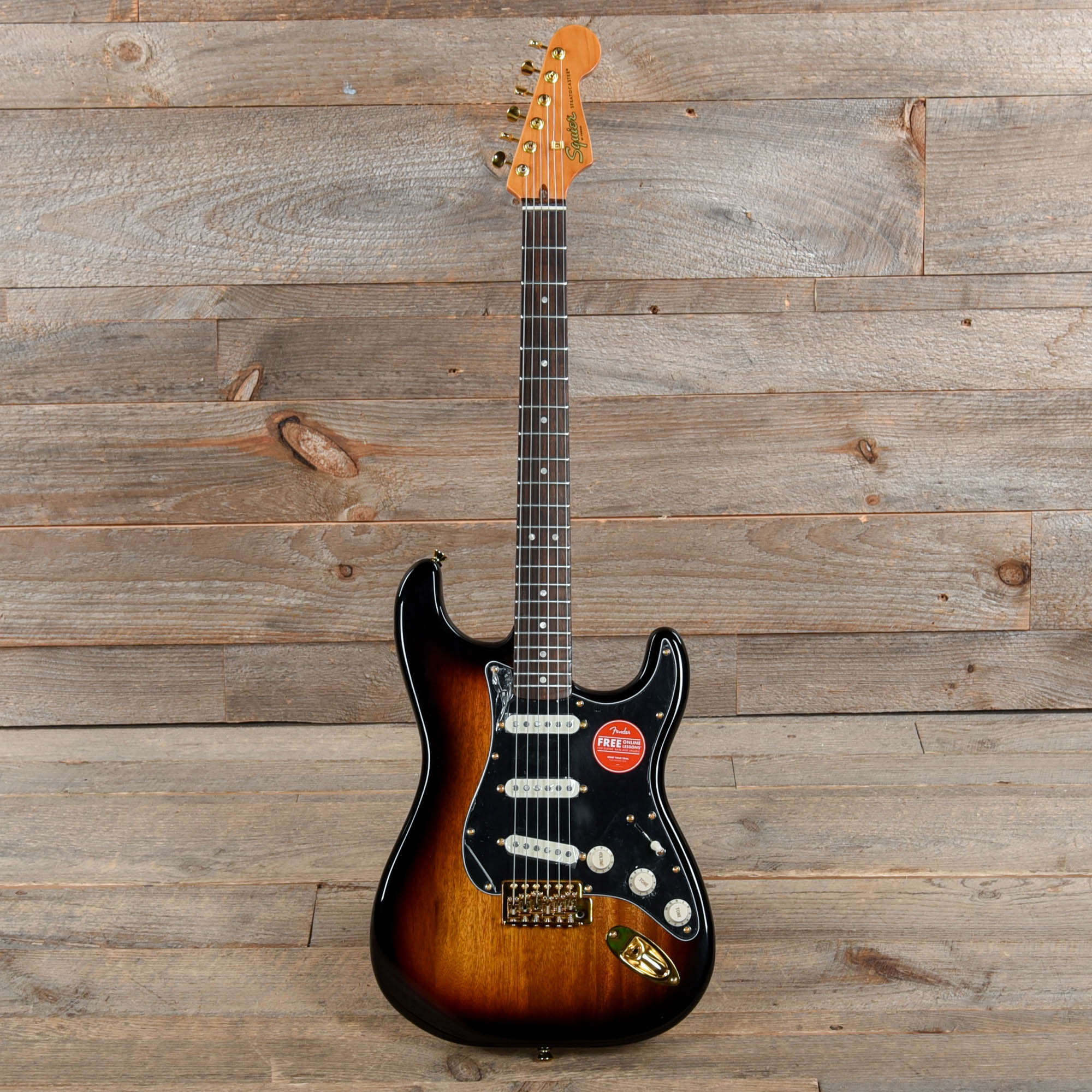 Squier Classic Vibe '60s Stratocaster 3-Color Sunburst w/Gold Hardware & Black Pickguard Electric Guitars / Solid Body